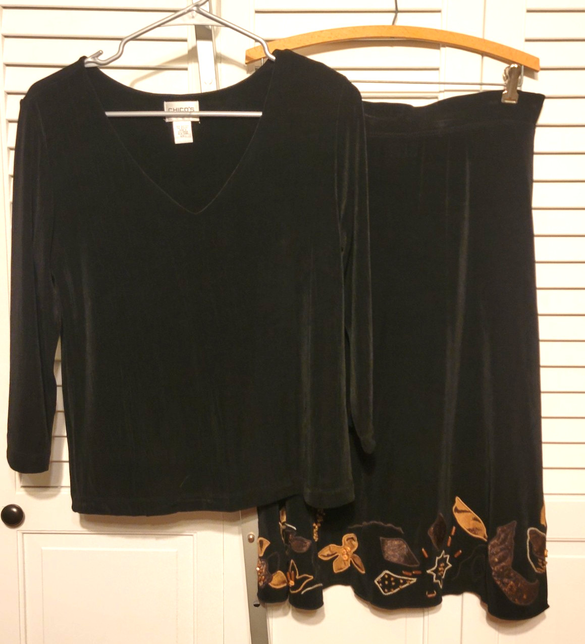 Chico’s Travelers Black Slinky Knit Two Piece Set Skirt(2-L/12) Top(1-M/8)