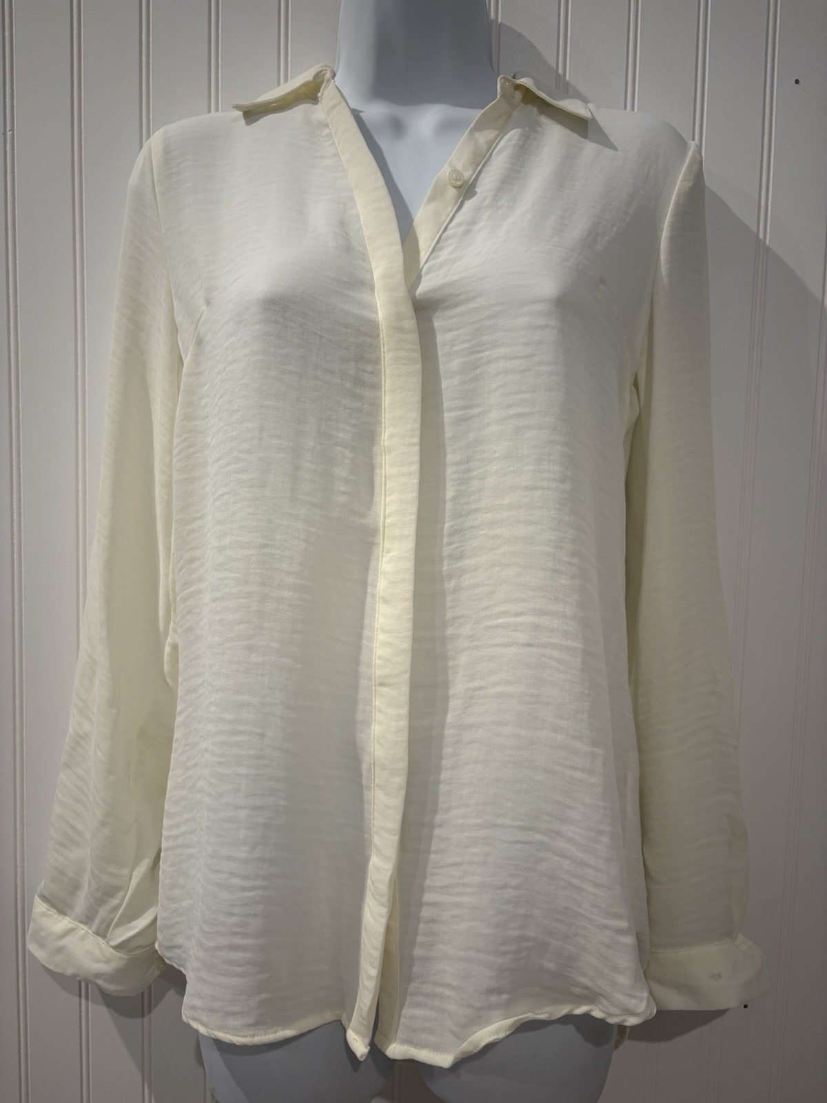 Women’s Candies Cream Ivory Polyester V-Back Button Down Blouse, Size S NEW