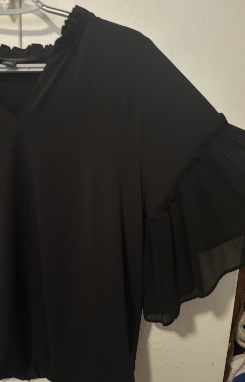 Marc New York Women’s Black Blouse Ruffle V Neck Size M