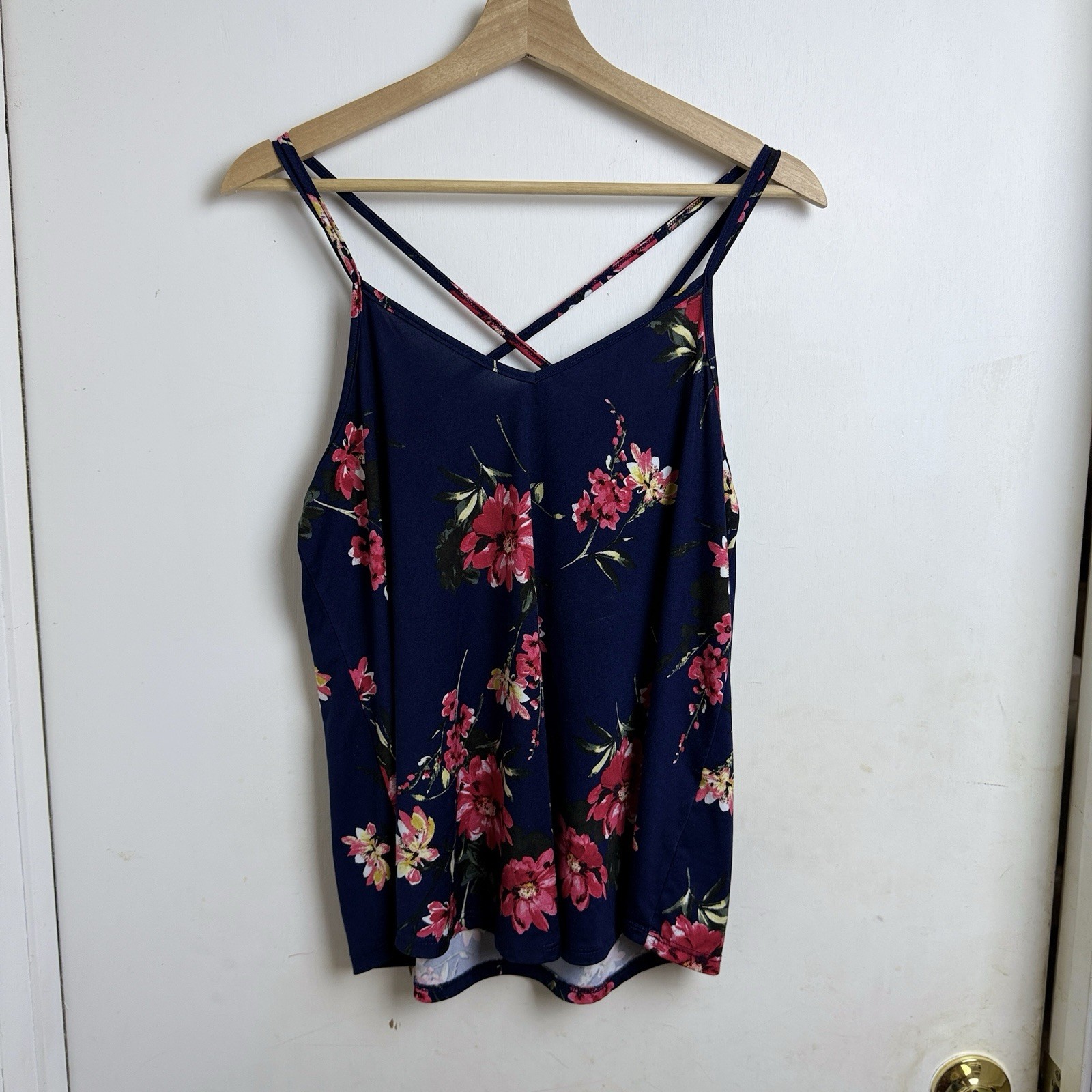 Papermoon Womens Floral Navy Blue Flowy Tank Blouse Sz M Vacation Travel Coastal