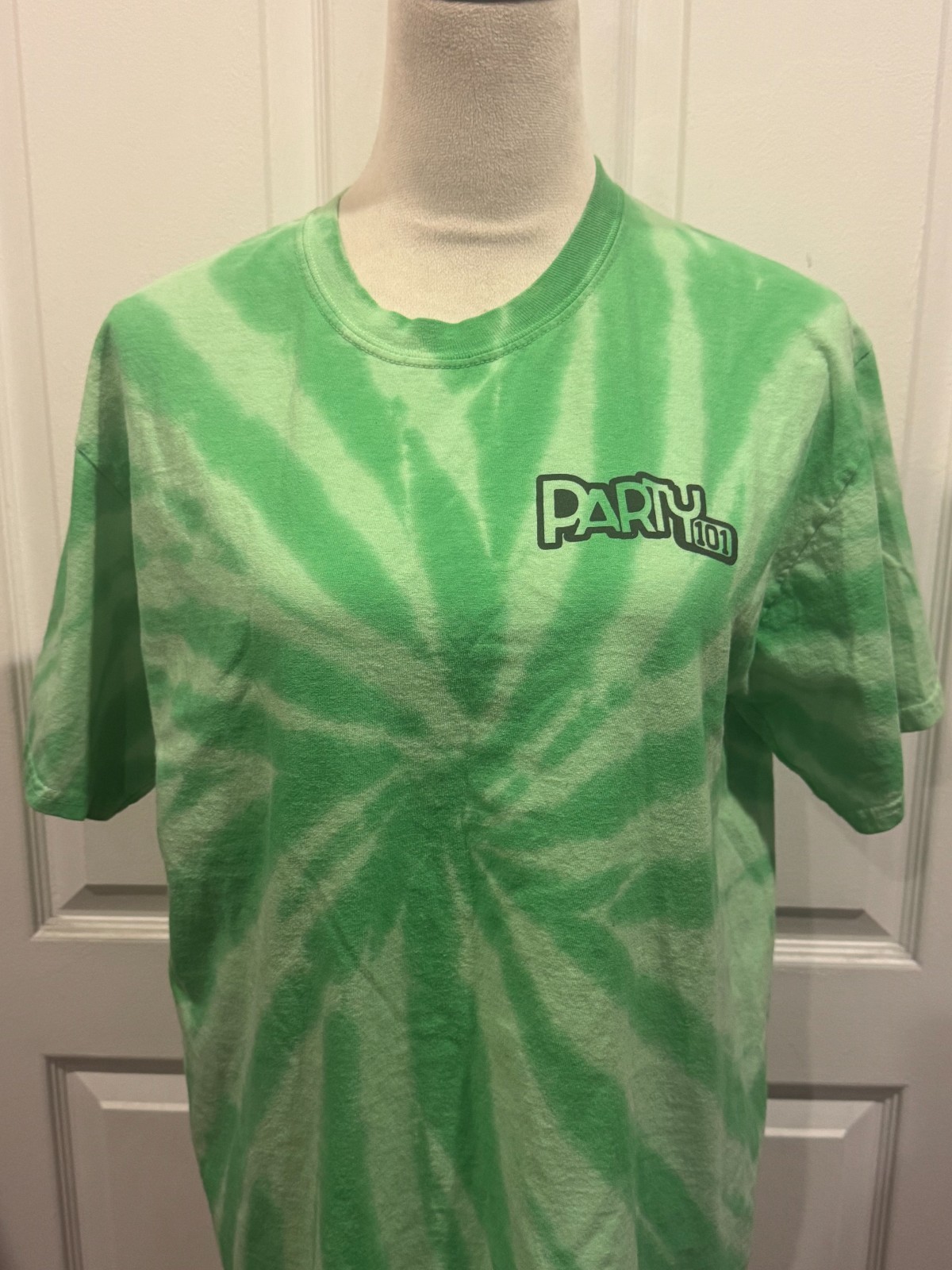 Women T-shirt Dye Part 101 Graphic Sz M (27″Lx21″W) Green