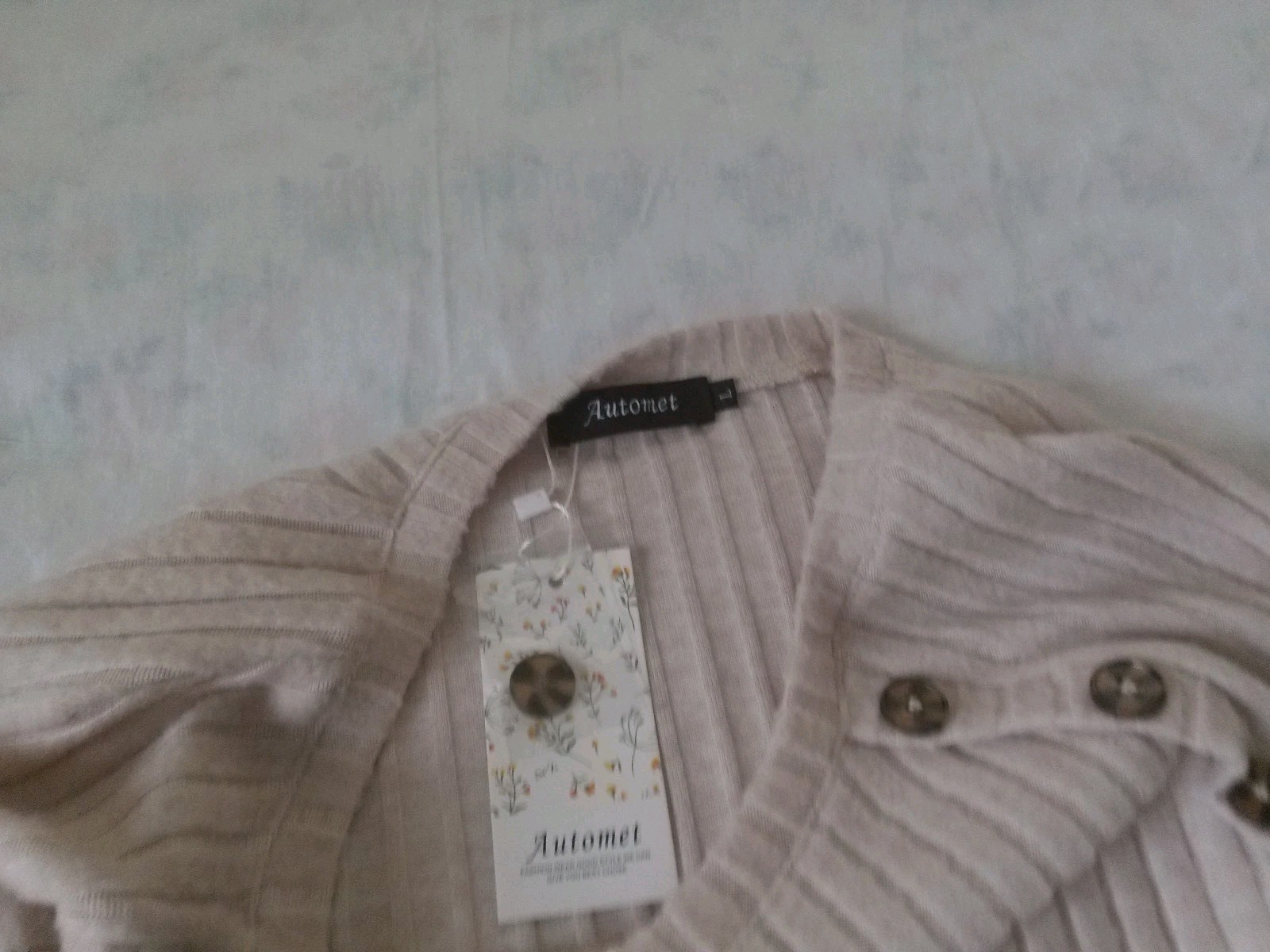 Automet Ribbed Top Women’s L Button Detail Long Sleeve
