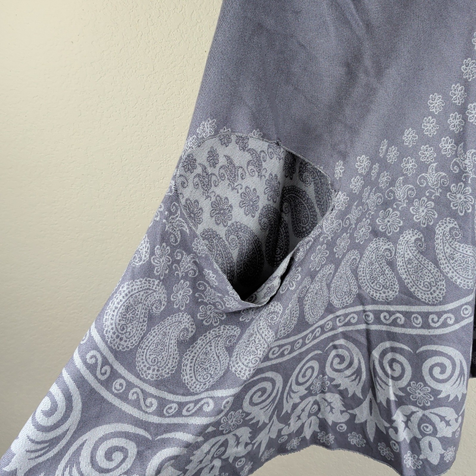 Shana Boho Nursing Poncho Breastfeeding Top One Size Grey White Paisley Knit