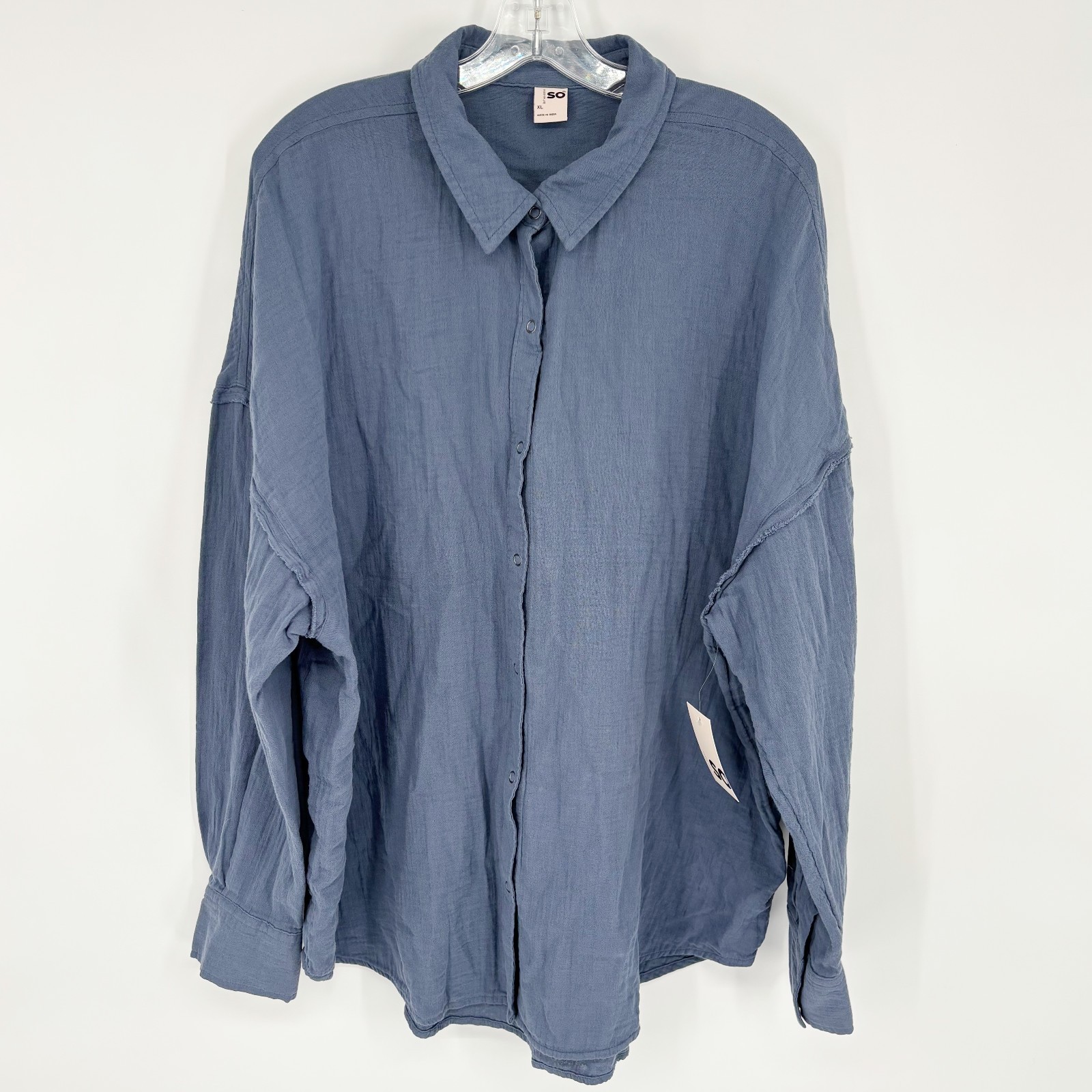So Extra Large XL Kohls Blue Gauzy Snap Button Top Vacation Beachy