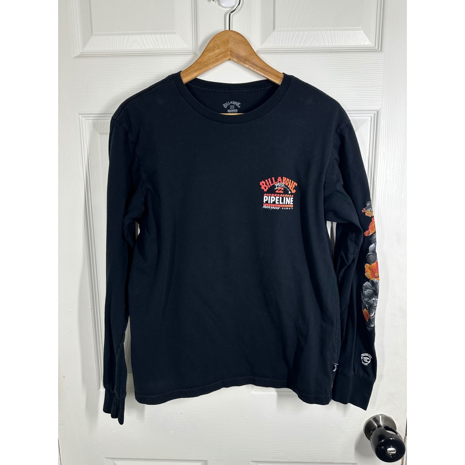 Billabong Shirt Womens Medium Black Pro Pipeline Hawaii Long Sleeve Graphic Tee