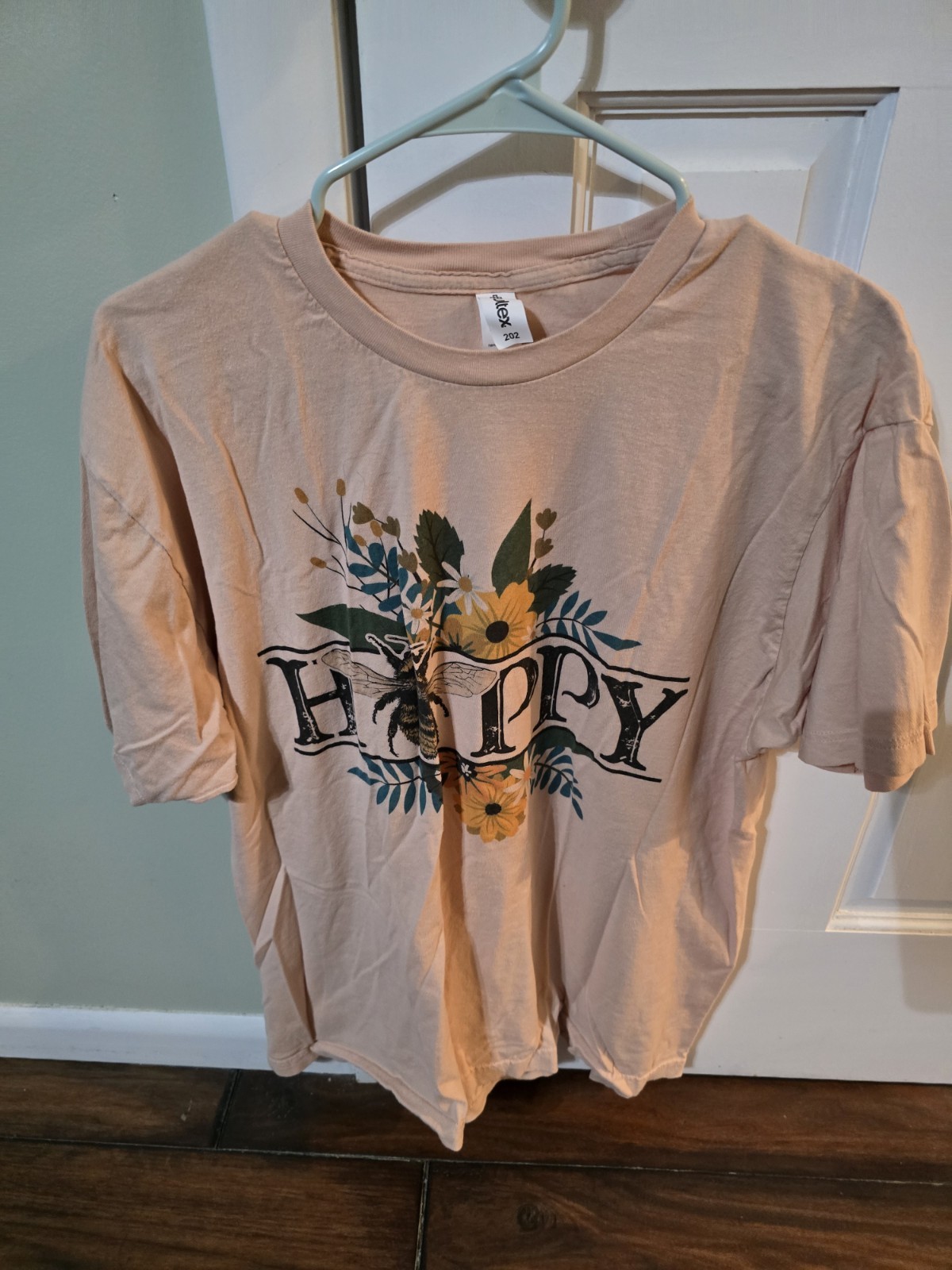 ​Tultex Women’s XL Peach “HAPPY” Floral Bee Graphic T-Shirt 100% Ring-Spun