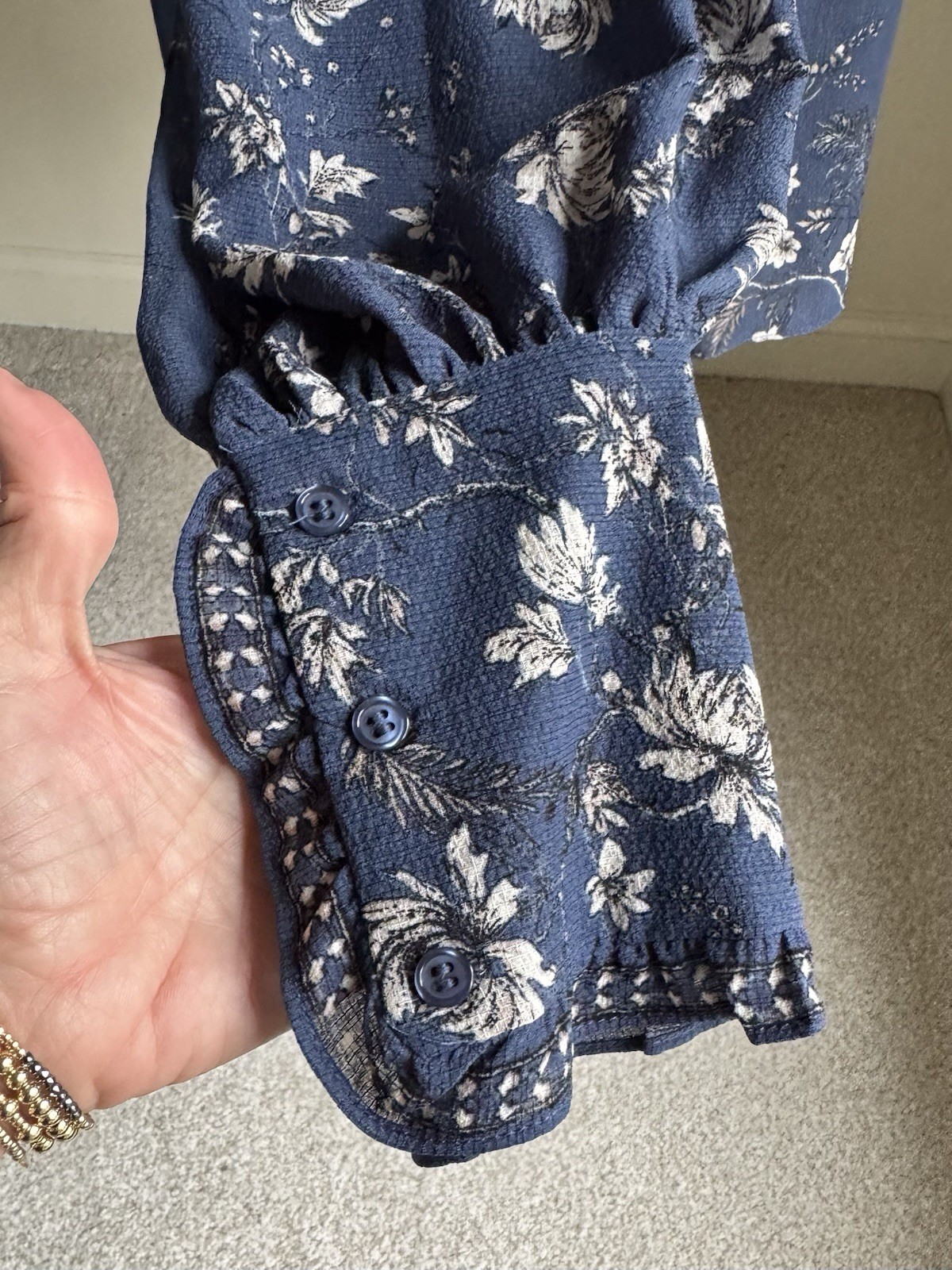 MAX STUDIO Blue & Cream Floral Gathered Sleeve Top or Blouse Sz S