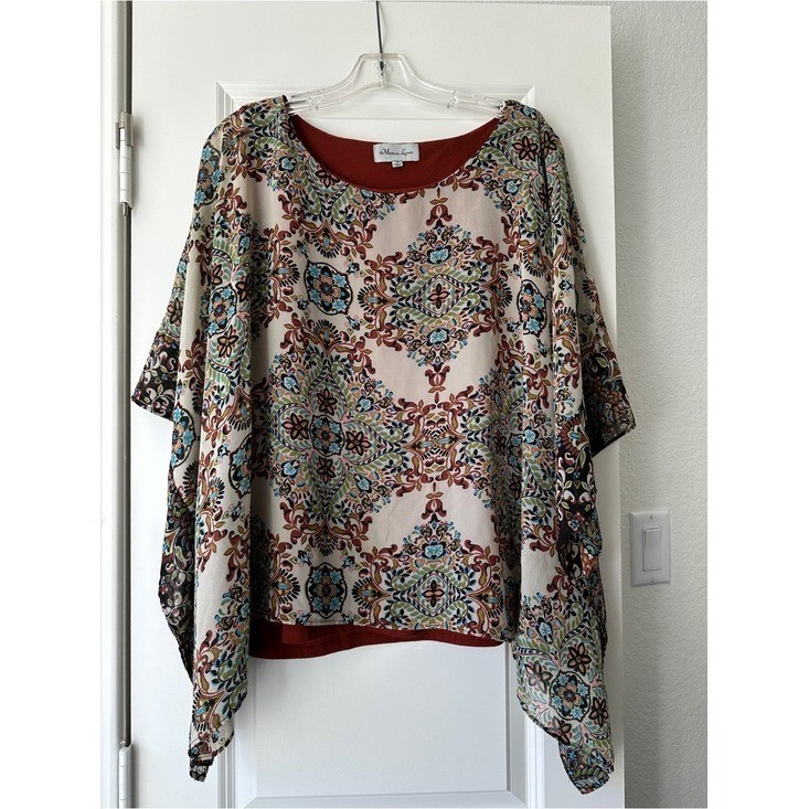 Plus-Size Beige Printed Batwing Blouse with Burgundy Trim