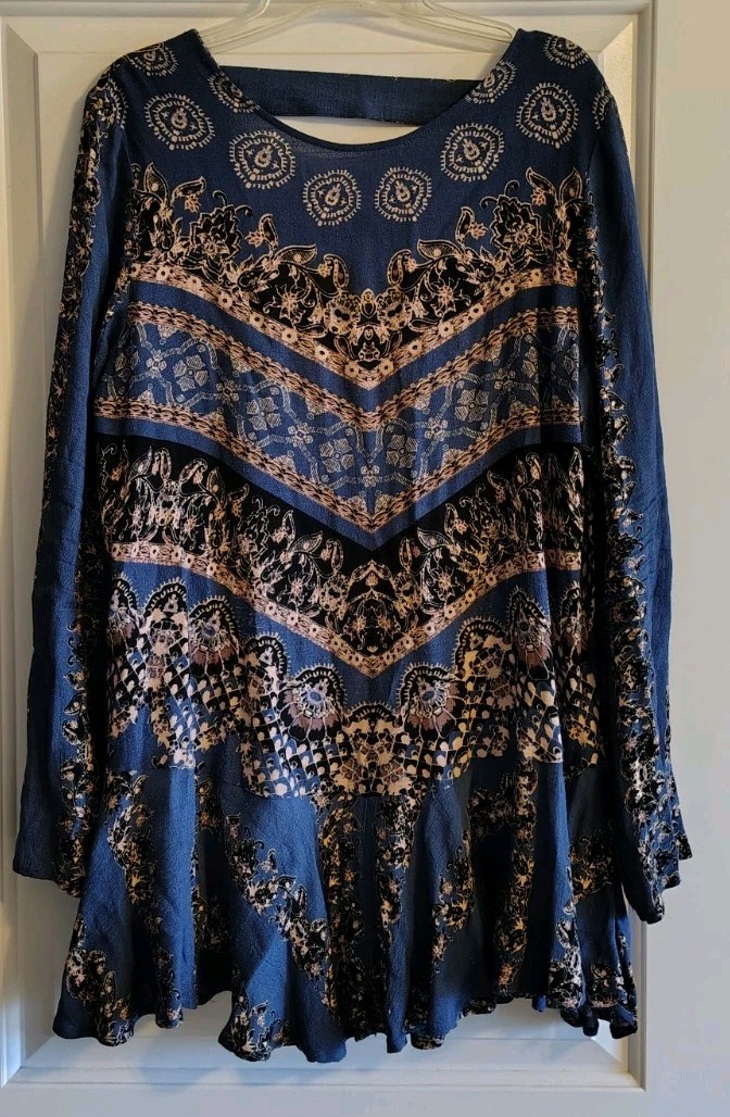 Free People Boho Blue/Tan/Black Open Back Tunic Blouse Size M