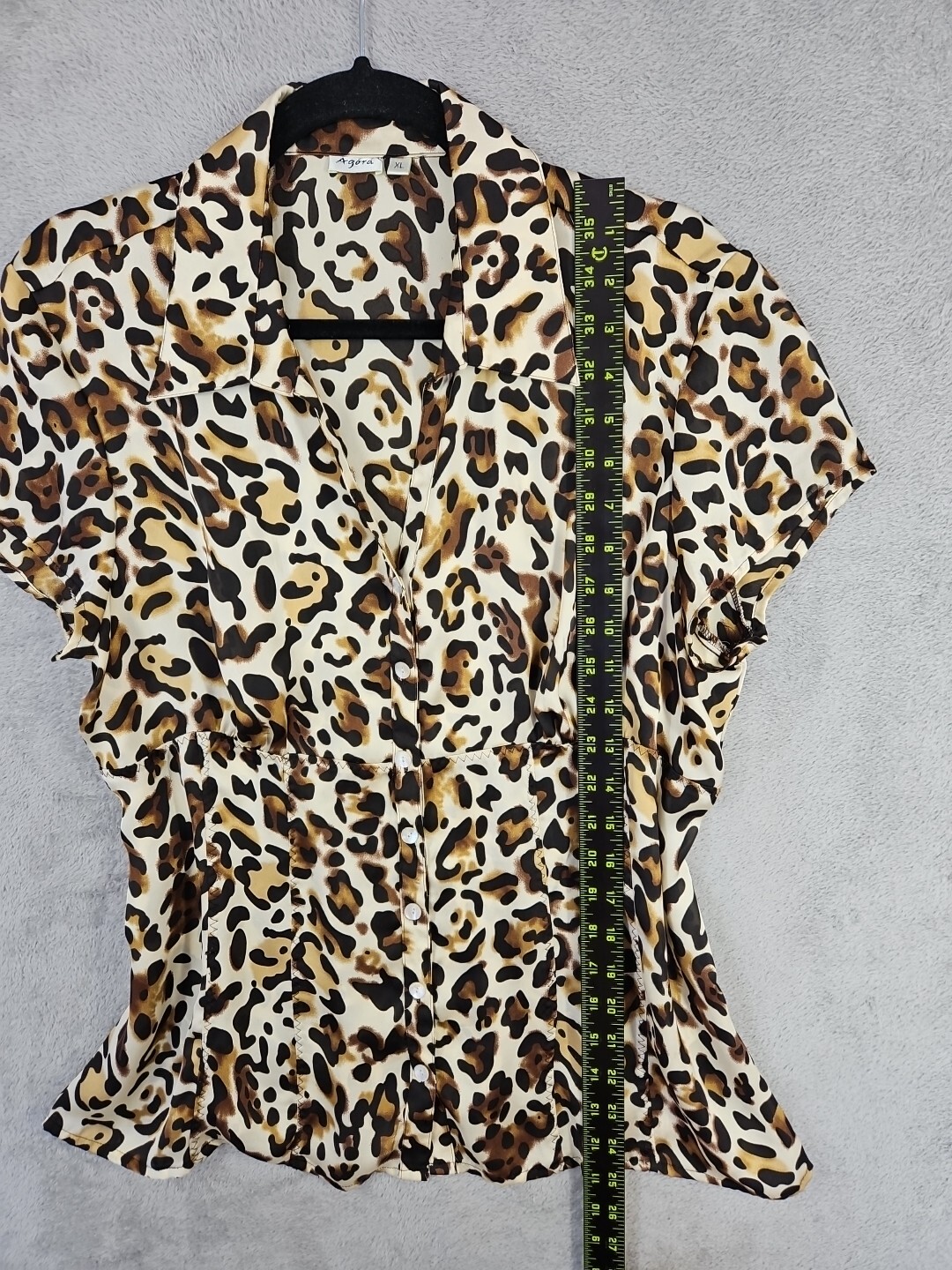Agora Women Short Sleeve Cheetah Top Satin Soft Blouse Pearlized Buttons Sz XL
