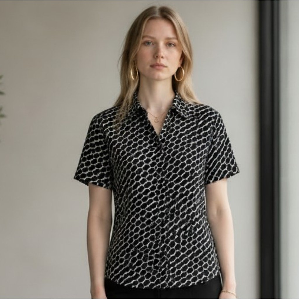 Allison Taylor 100% Silk Chain Print Collared Top Women’s Large Black White