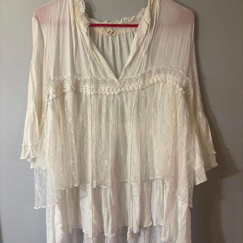 POL white lace blouse
