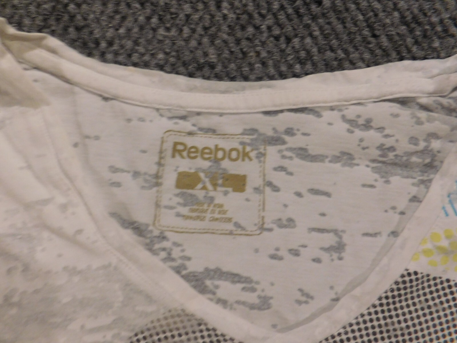 Reebok Womens Shirt Extra Large White graphic colorful block patter