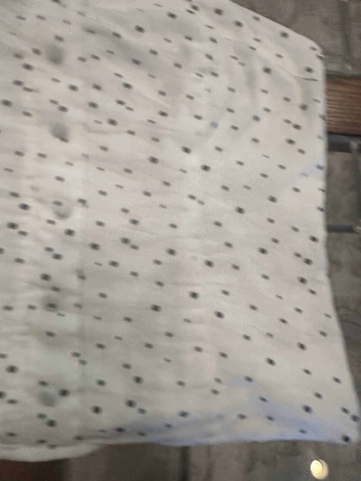 Gianni Bini White Linen Top With Navy Polka Dots And False Button Front Size 4