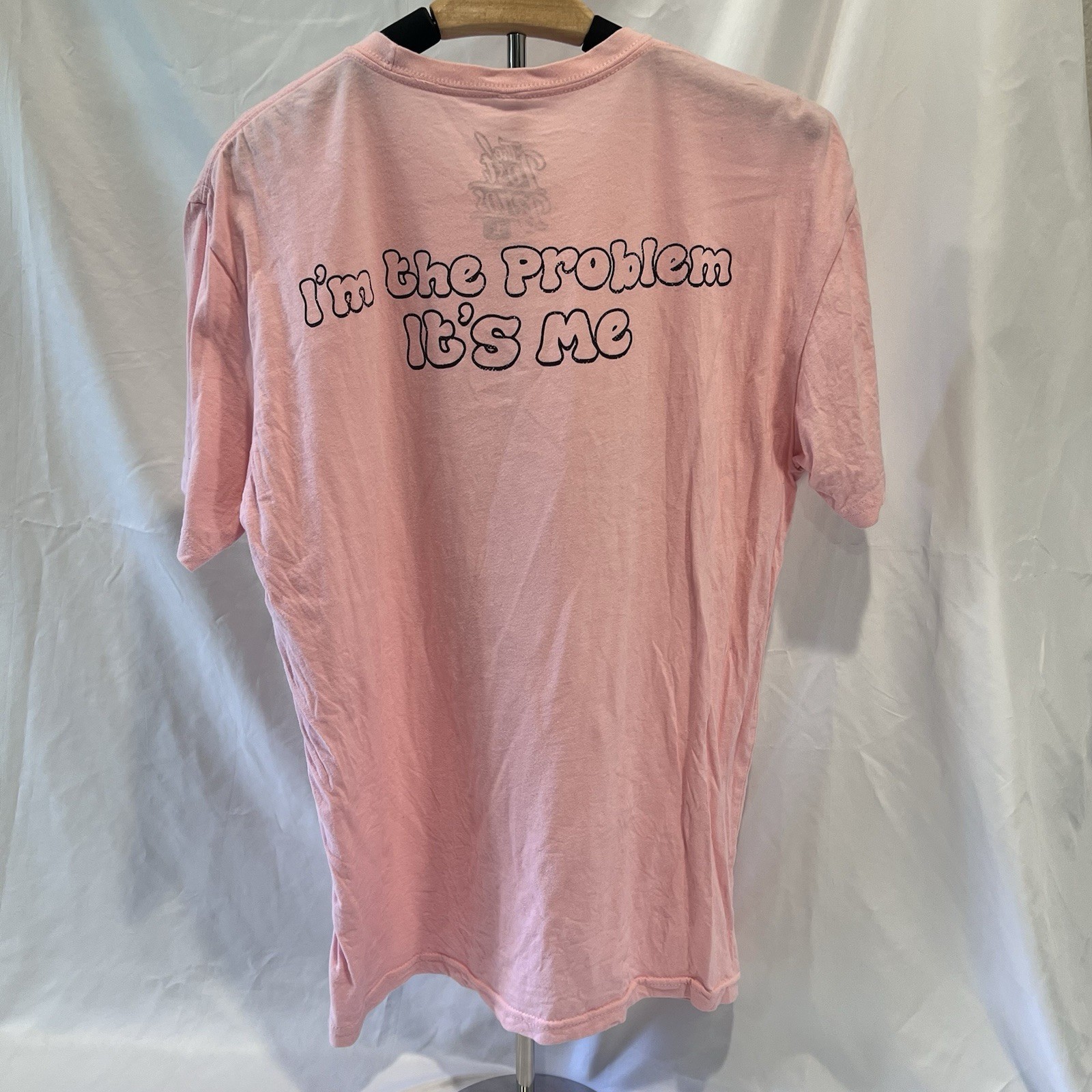 Lost Bros Alice In Wonderland It’s Me Hi I’m The Problem Pink Tee Shirt Large