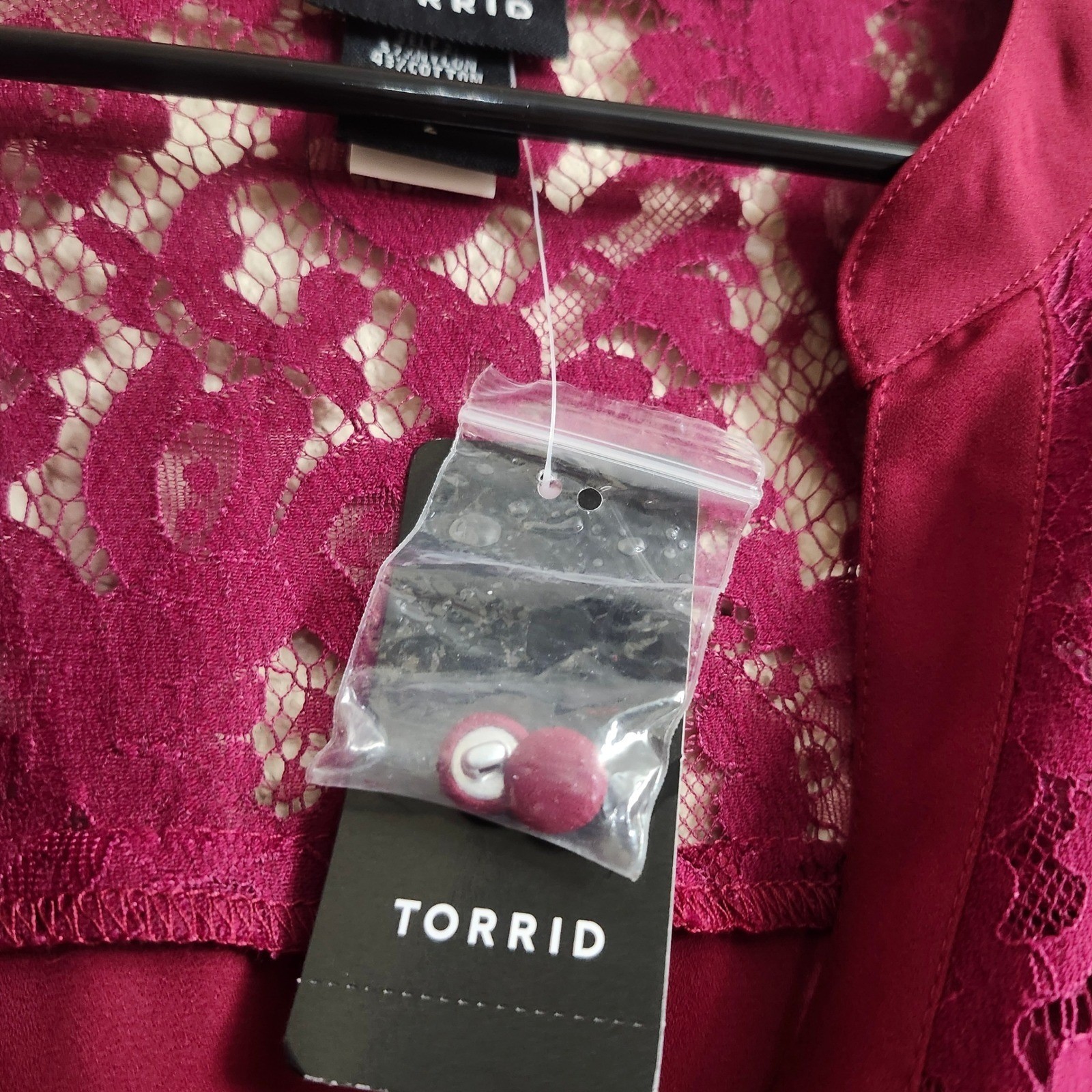 Torrid NWT Size 2 2X Wine Red Georgette Lace Sleeveless Empire High-Low Blouse