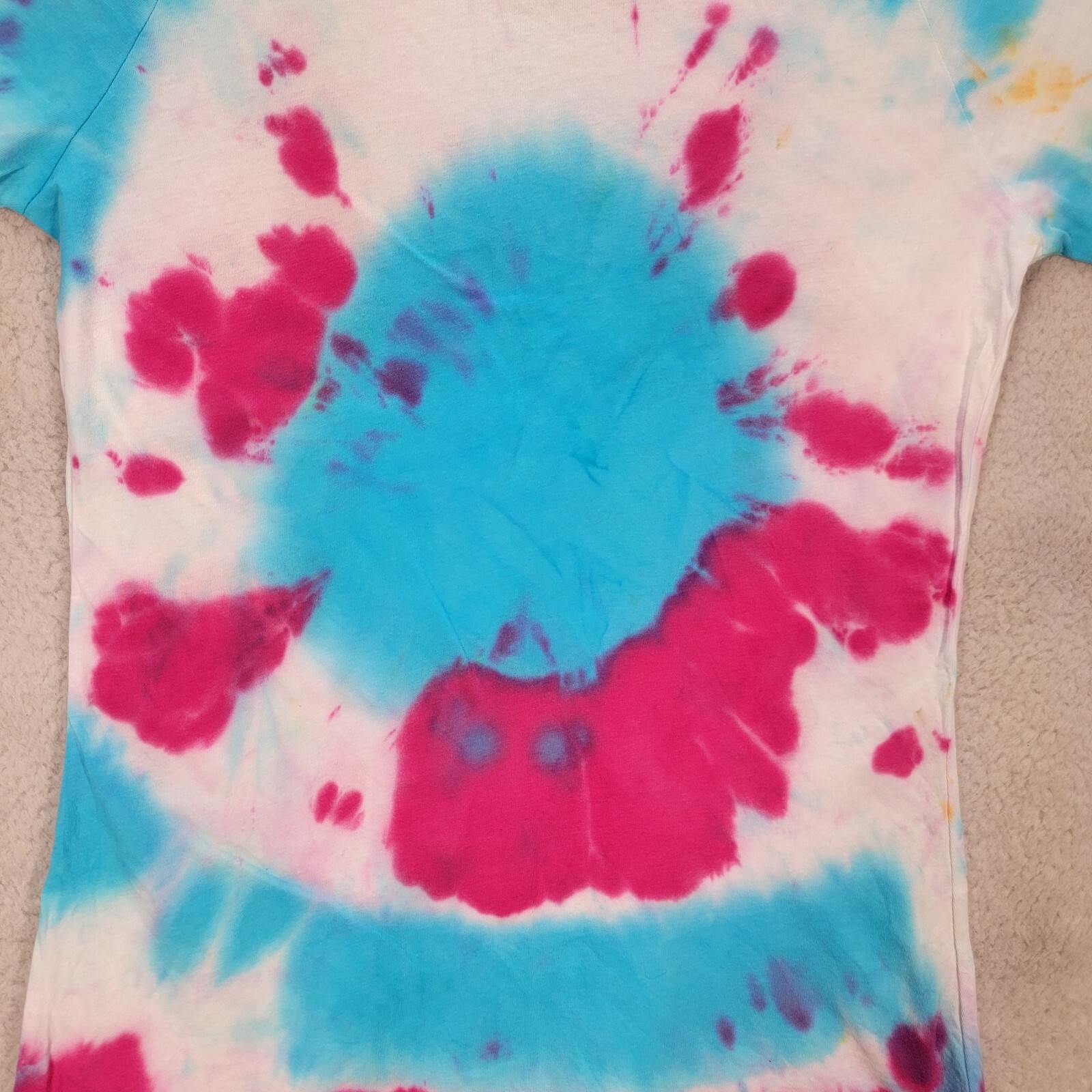 Its Out of LA Magenta Tie Dye Graphic Tee Scoop Neck Extra Slim T Shirt Size M