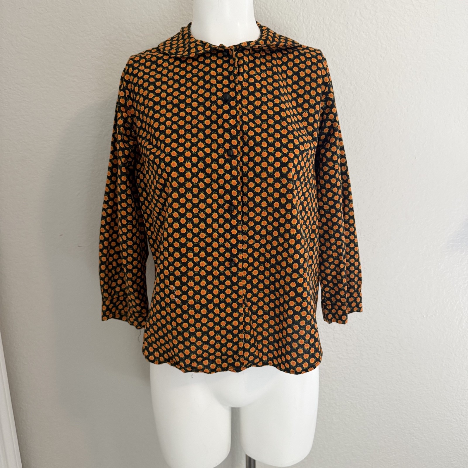 50’s round collar flower print womans button up! union made