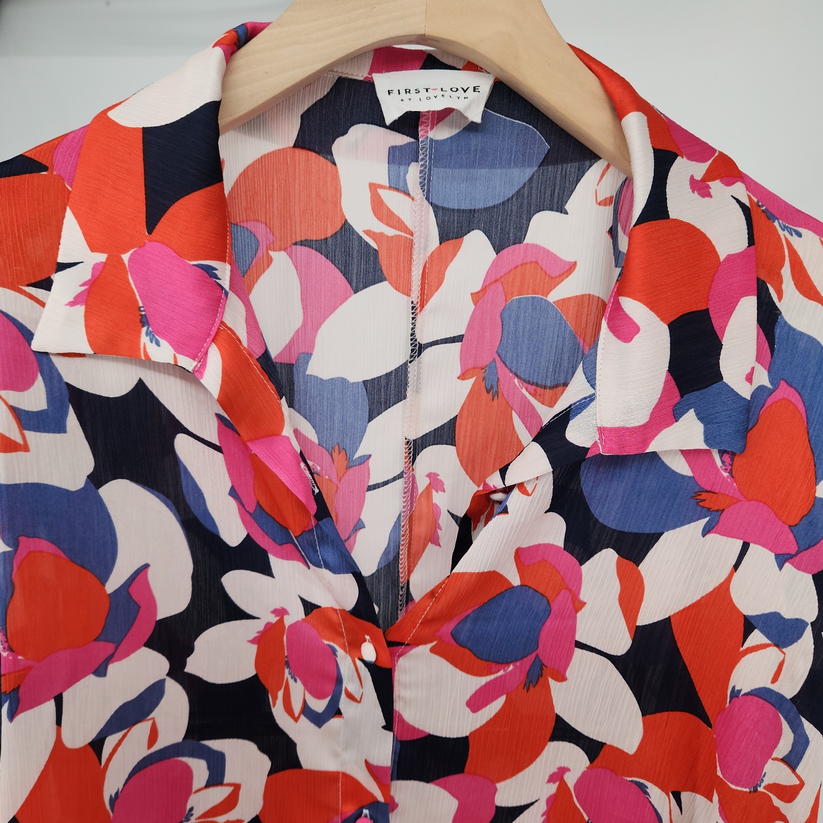 Long Bat Wing Blouse Sz L Red Pink Navy White Silky Button Up Geometric Floral