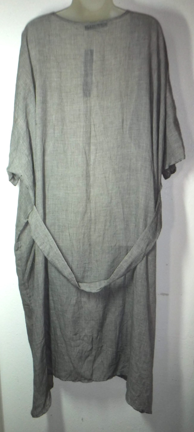 celmia NWT L gray short sleeve lightweight long open cover top