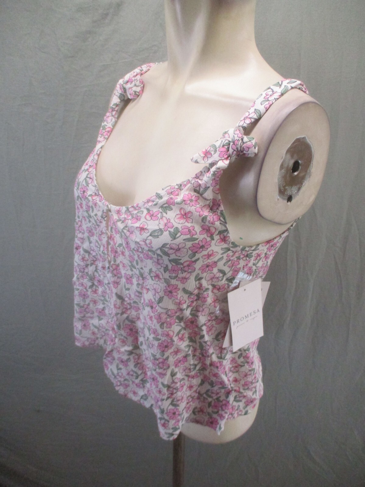 NWT Promesa Size S Womens Floral Scoop Neck Open Back Lightweight Cami Top 052