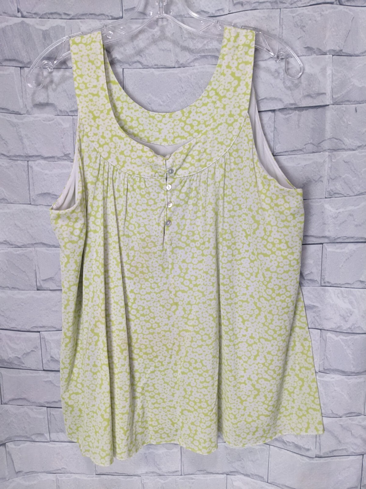 Women’s Green And White Floral Flowing Tank Top Blouse Silky Stretchy Fabric