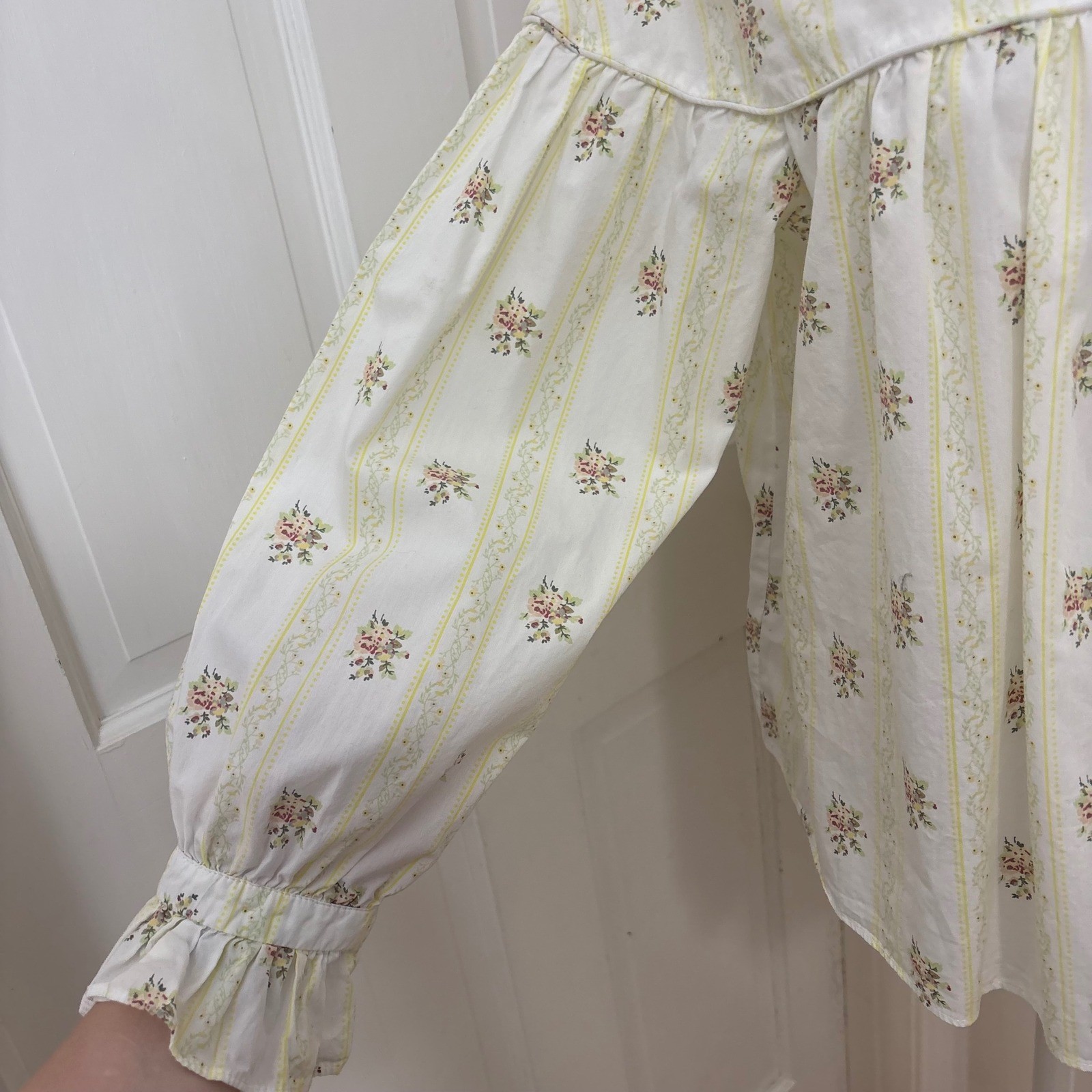 Glamorous Floral Ruffle High Neck Blouse 10 Prairie Western Victorian Cottage