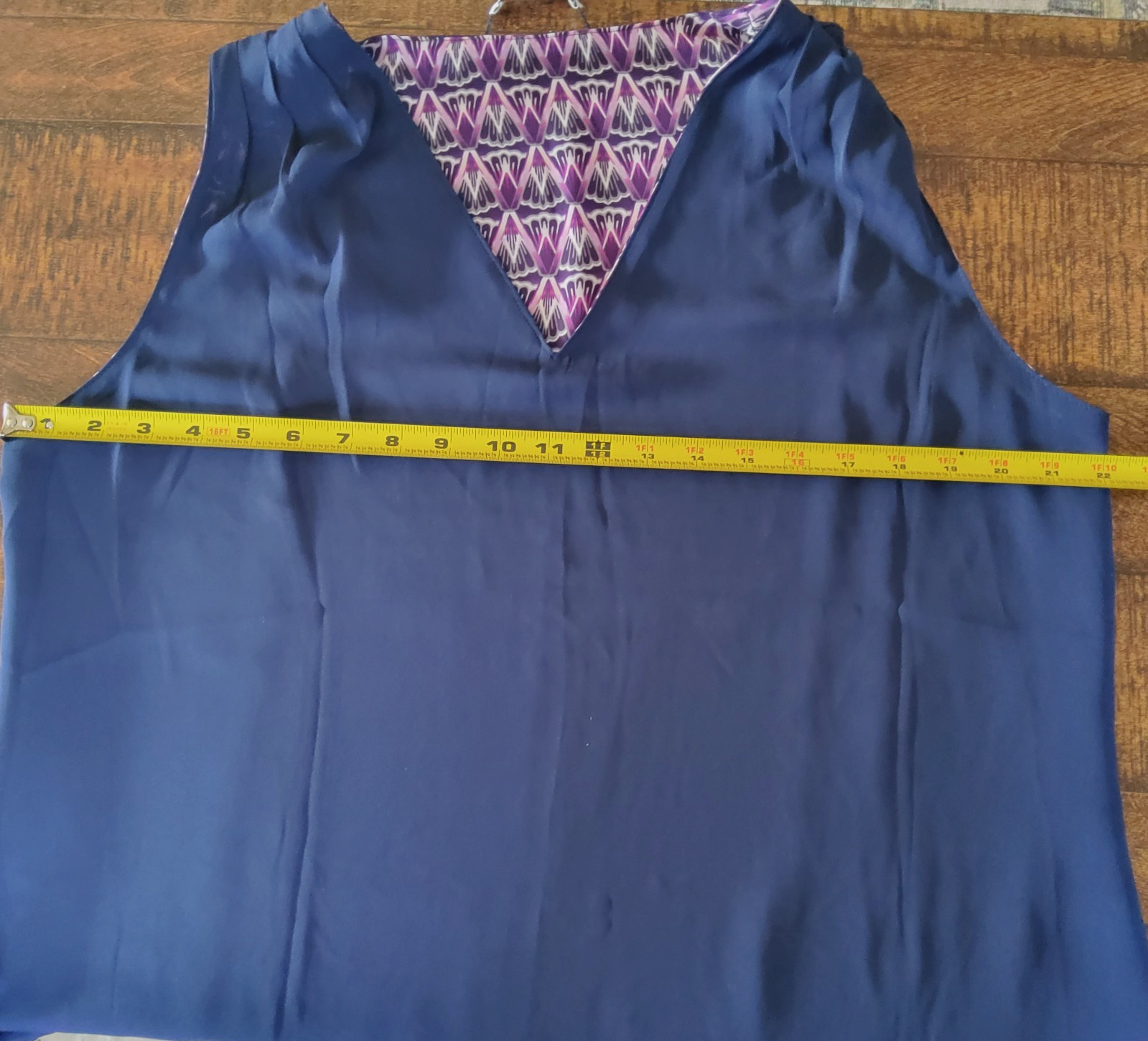 WHITE HOUSE BLACK MARKET CHEVRON REVERSIBLE TANK/TOP-LARGE-PURPLE/DARK BLUE-*NEW