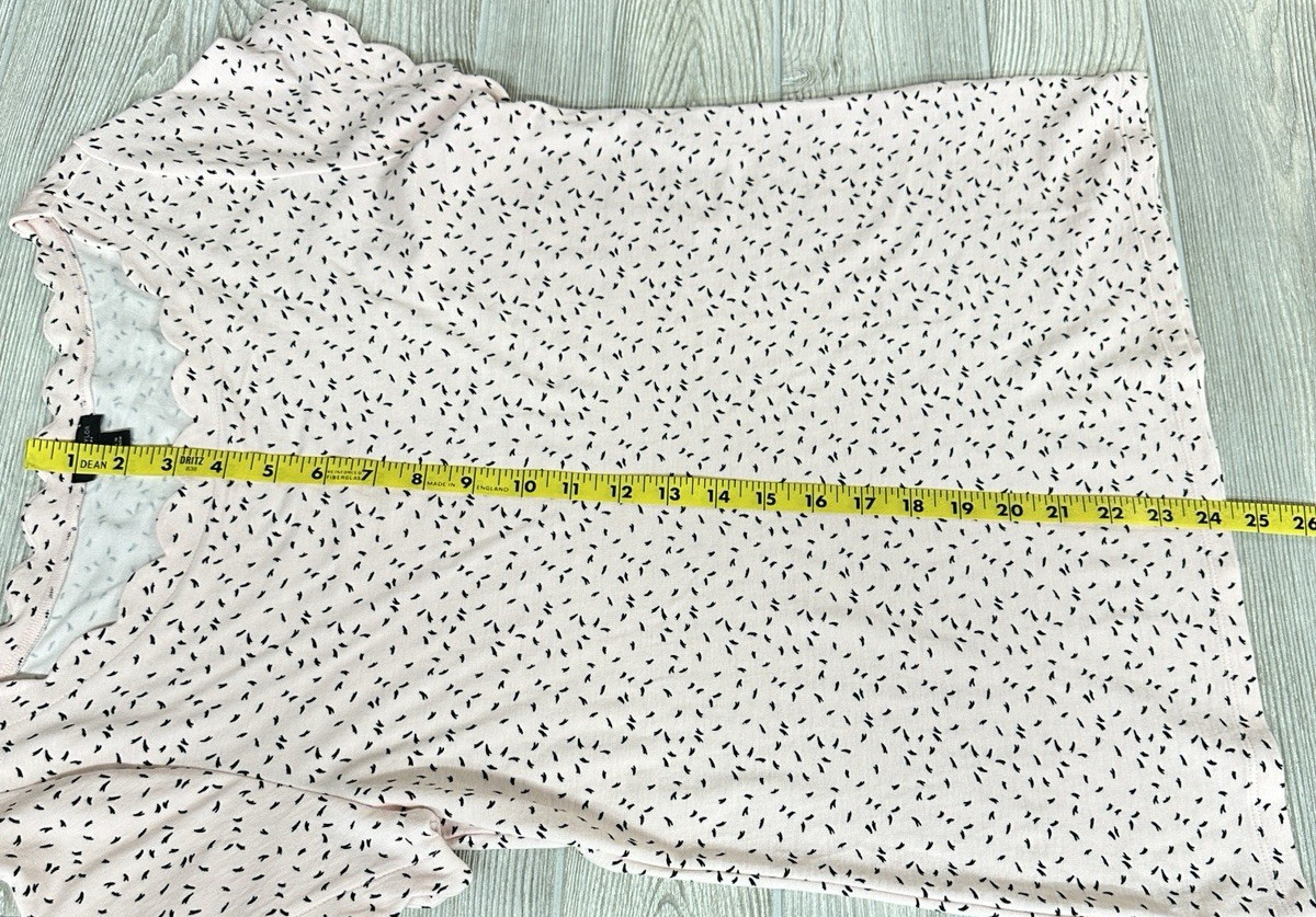 Ann Taylor Pale Pink Women’s Knit Top Size Large Scalloped Collar/Sleeve Stretch