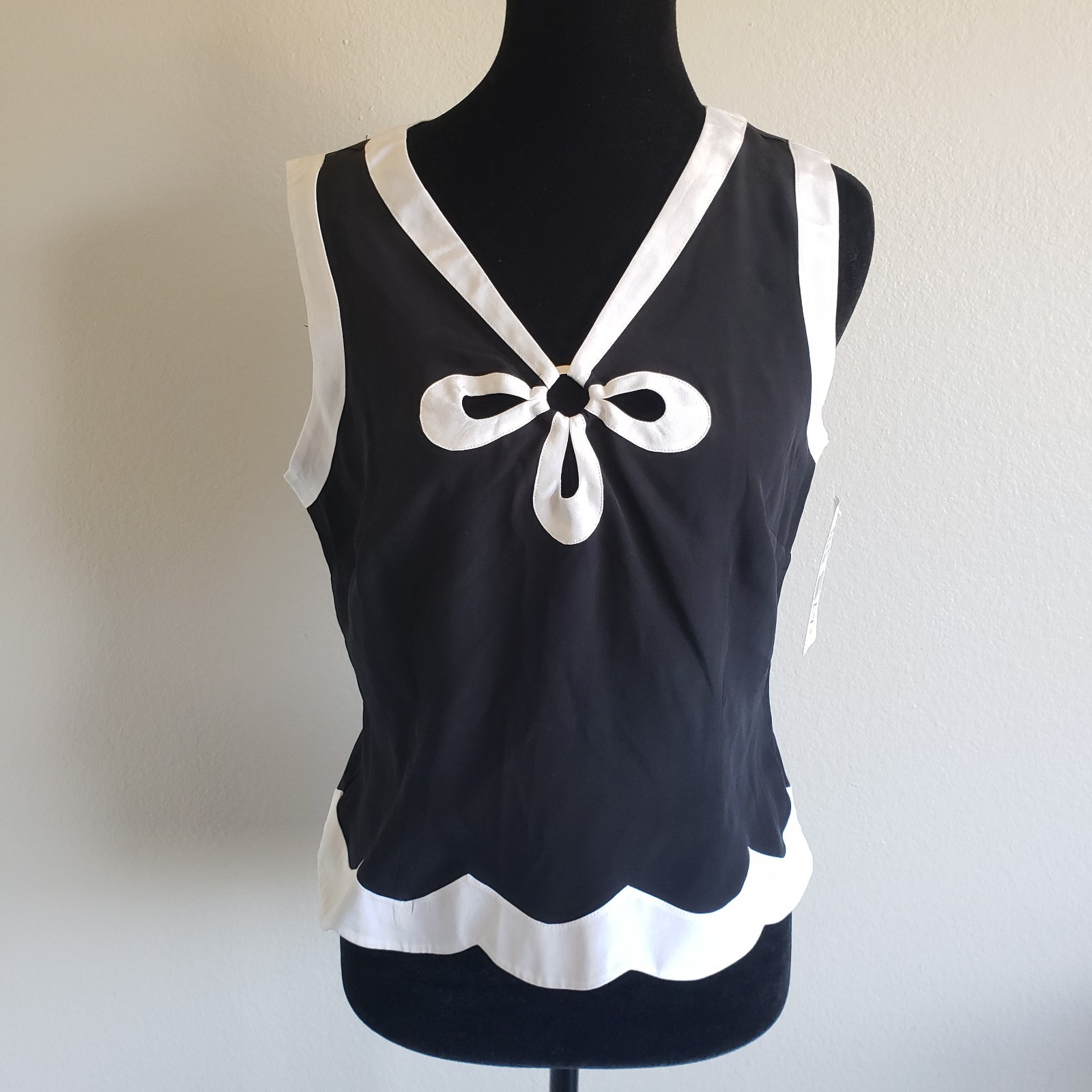 New ECI New York 100% Silk Blouse Sleeveless Black White Size 8 Petite NWT