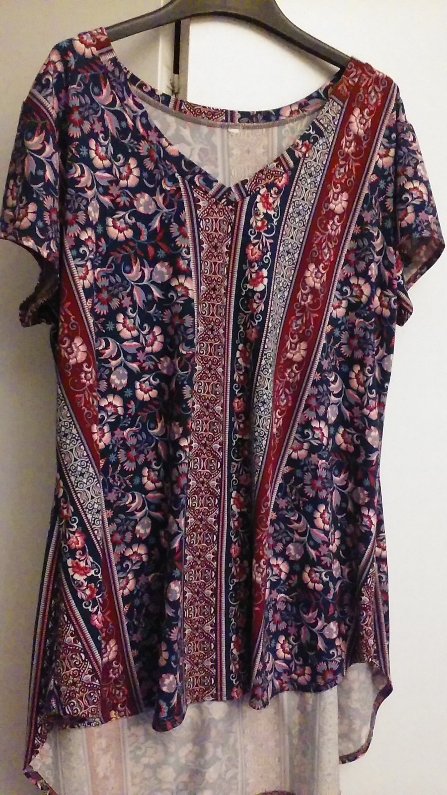 Floral Print Shirt Maroon & Blues Tunic Length V-Neck Short Sleeves Long Back XL