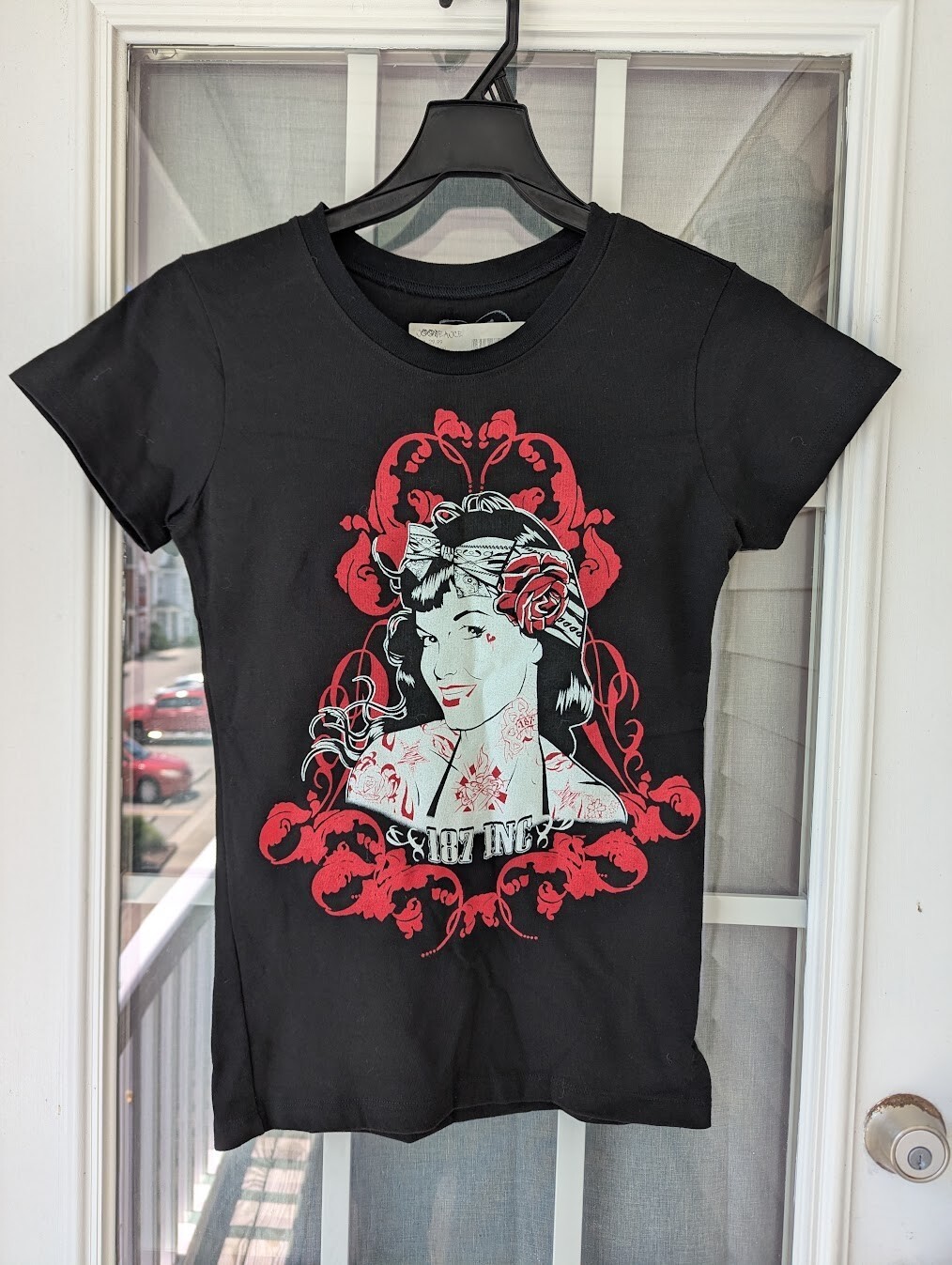 Vintage 187 Inc Tattoo Pinup Girl T-Shirt Womens M Black NWT Skater Y2K 16.5×26