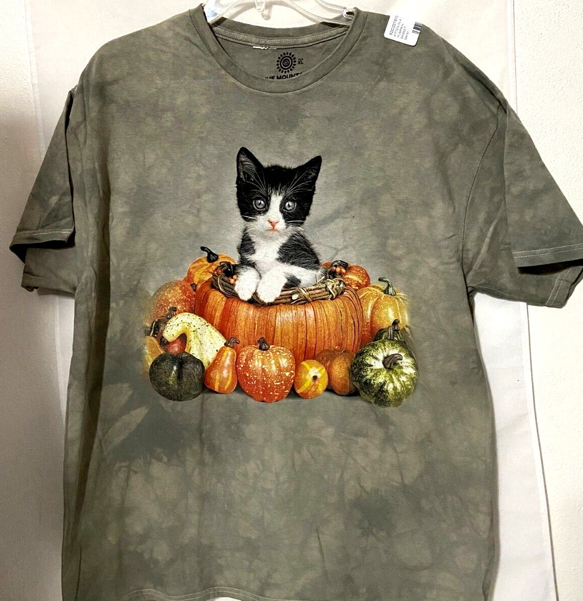 The Mountain KITTEN In PUMPKIN BASKET Fall Kitten T-SHIRT Women’s XL, 2XL NWT