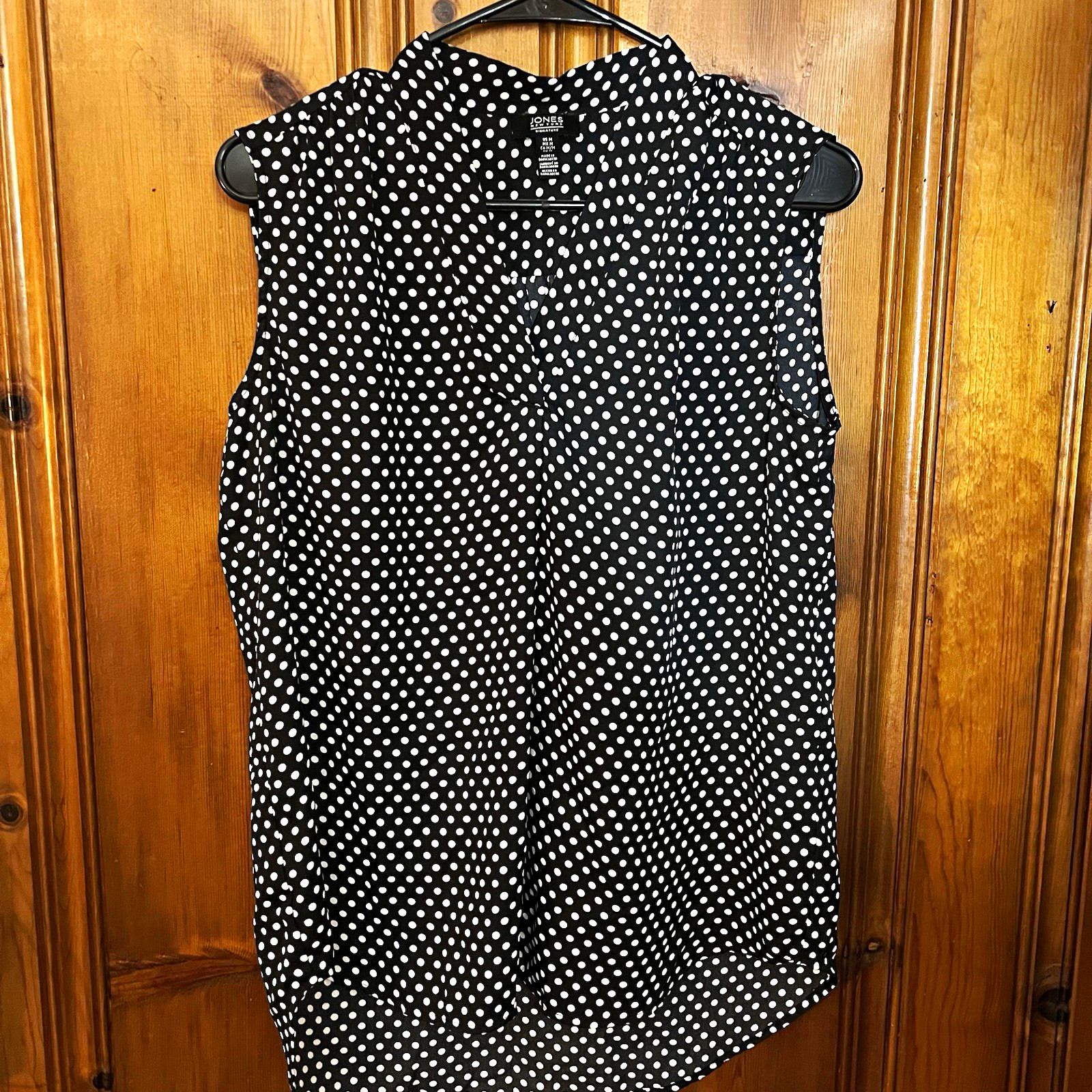 Jones New York Signature Women’s M Black/White Polka Dot V-Neck Sleeveless Blou…