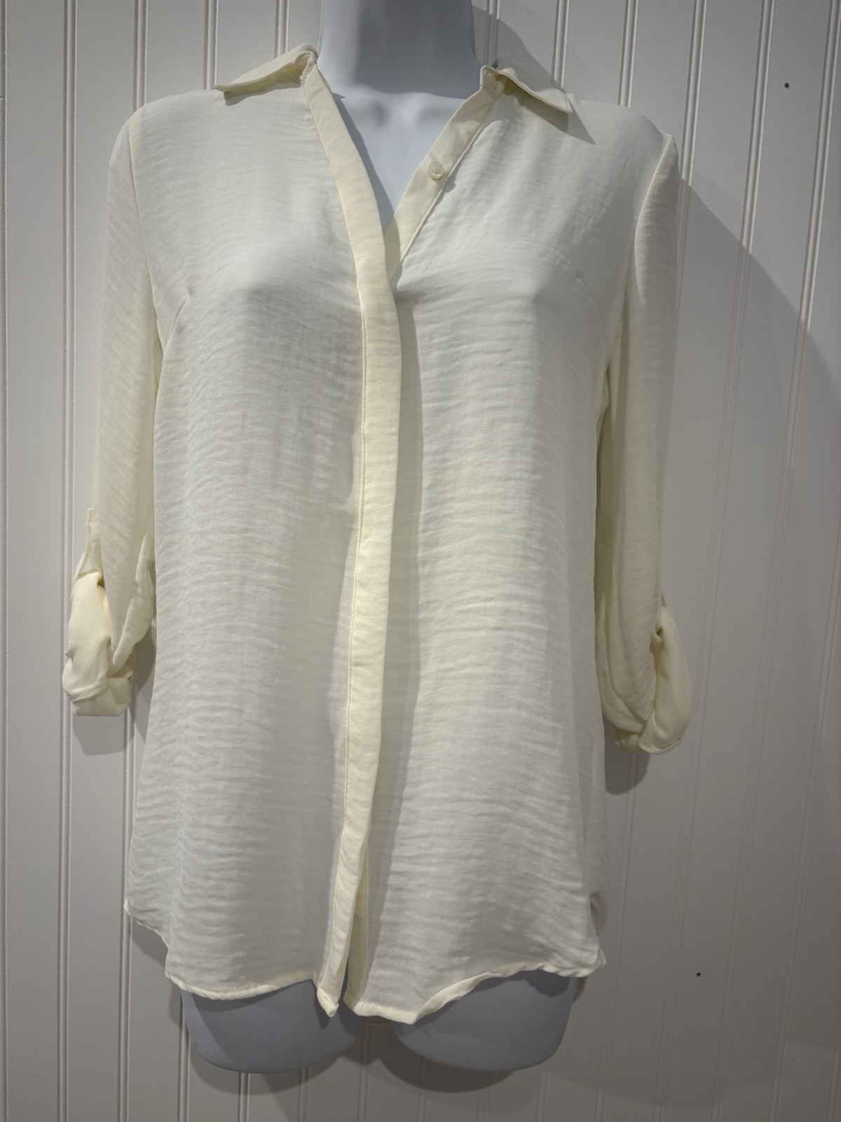 Women’s Candies Cream Ivory Polyester V-Back Button Down Blouse, Size S NEW