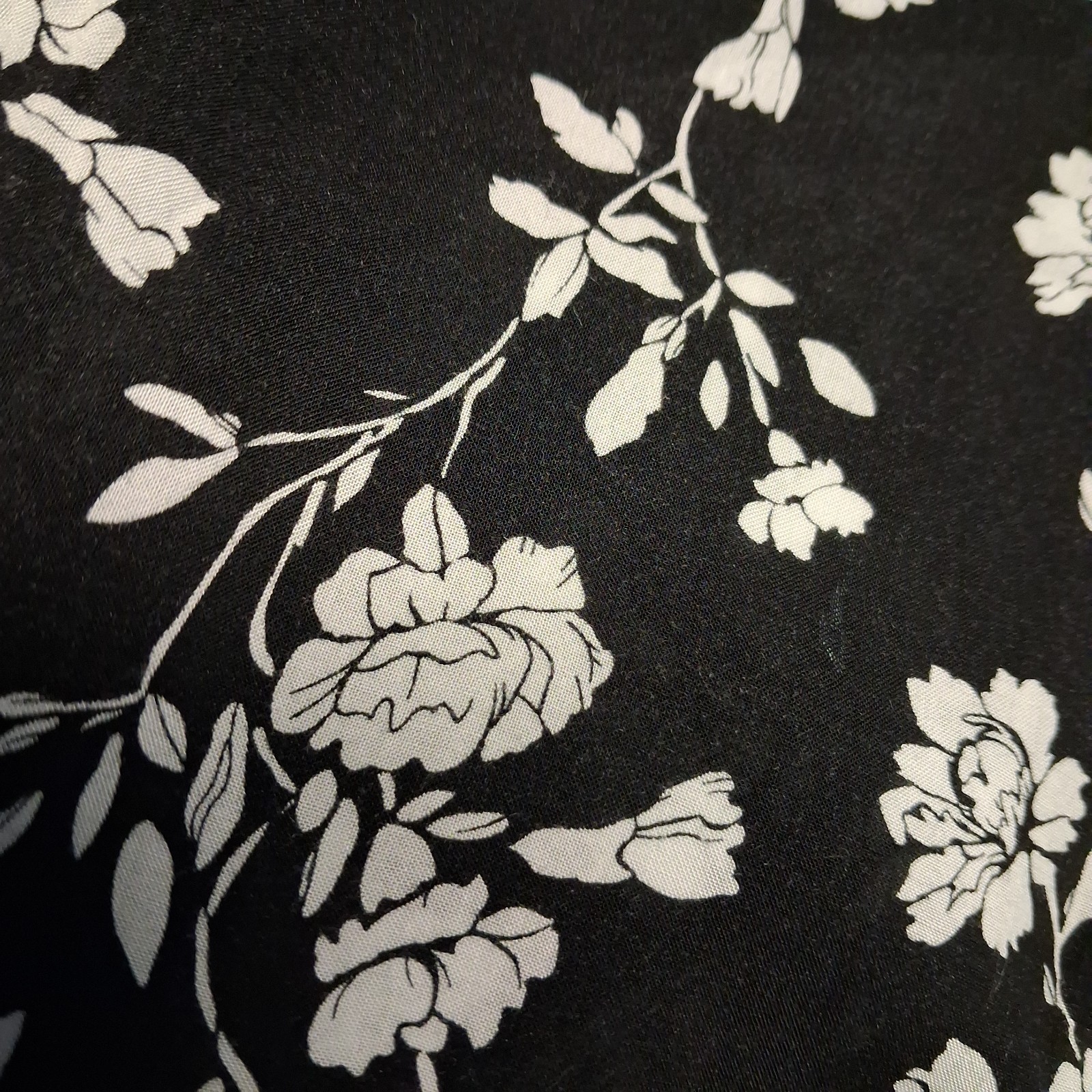 Tan Blouse Top With Flowered & Striped Sleeves Black & White Size Large