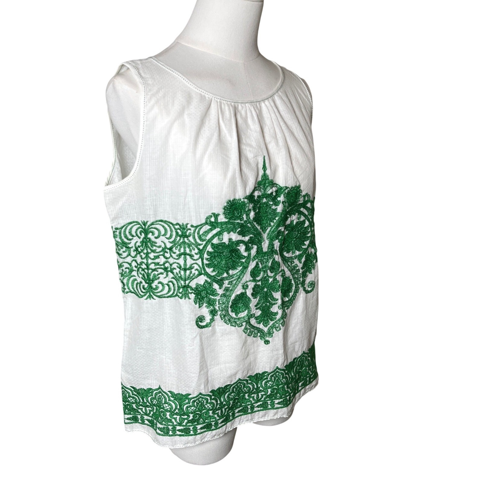 Embroidered Cotton Damask Sleeveless Top Green White M.S.S.P Max Studio
