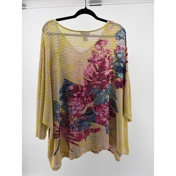 Maggie Barnes for Catherines Top, Floral Design, Nylon/Spandex Blend, Size 3X