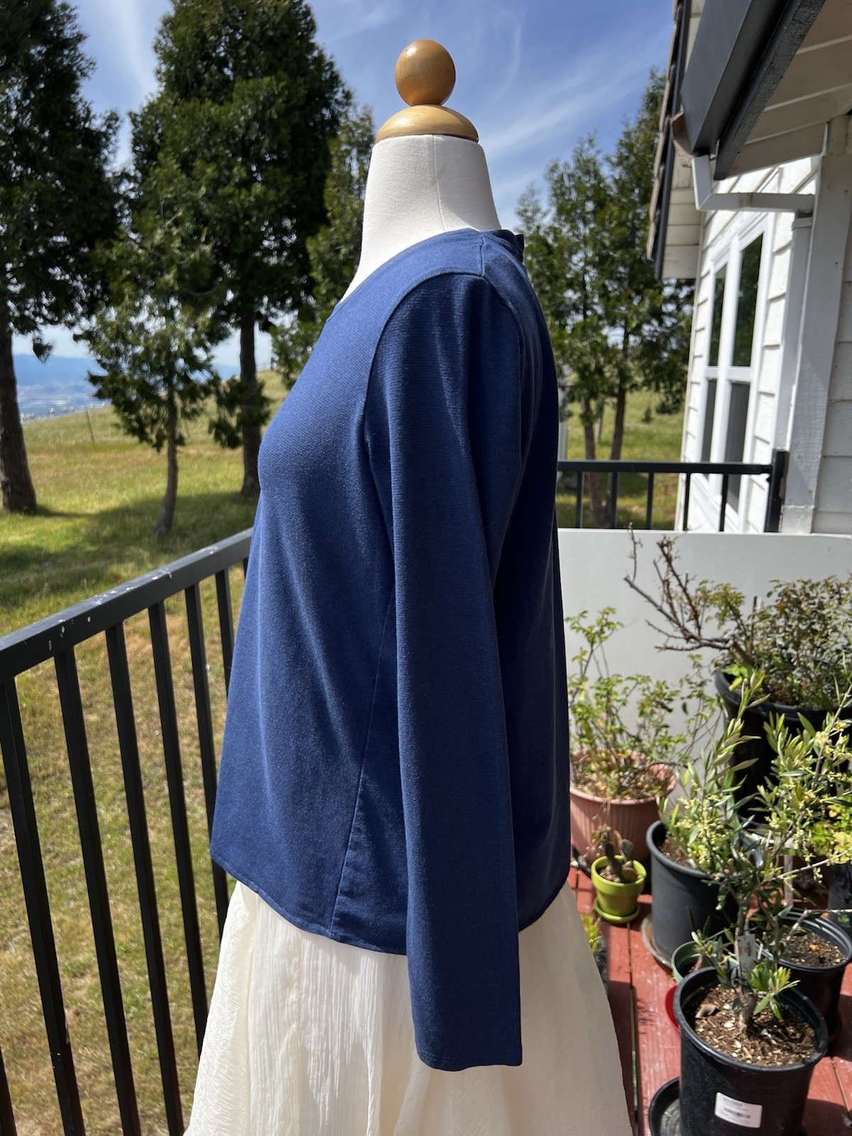 Marine Layer Micro Modal Jersey Size Small Split Back Long Sleeve Top Navy Blue