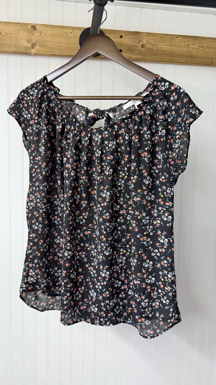Lauren Conrad large floral blouse business casual light fabric