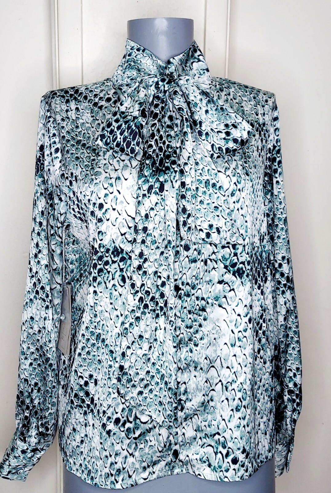 Worthington Womens Petite PS Bow Tie Neck Blouse Green Snake Print Long Sleeves