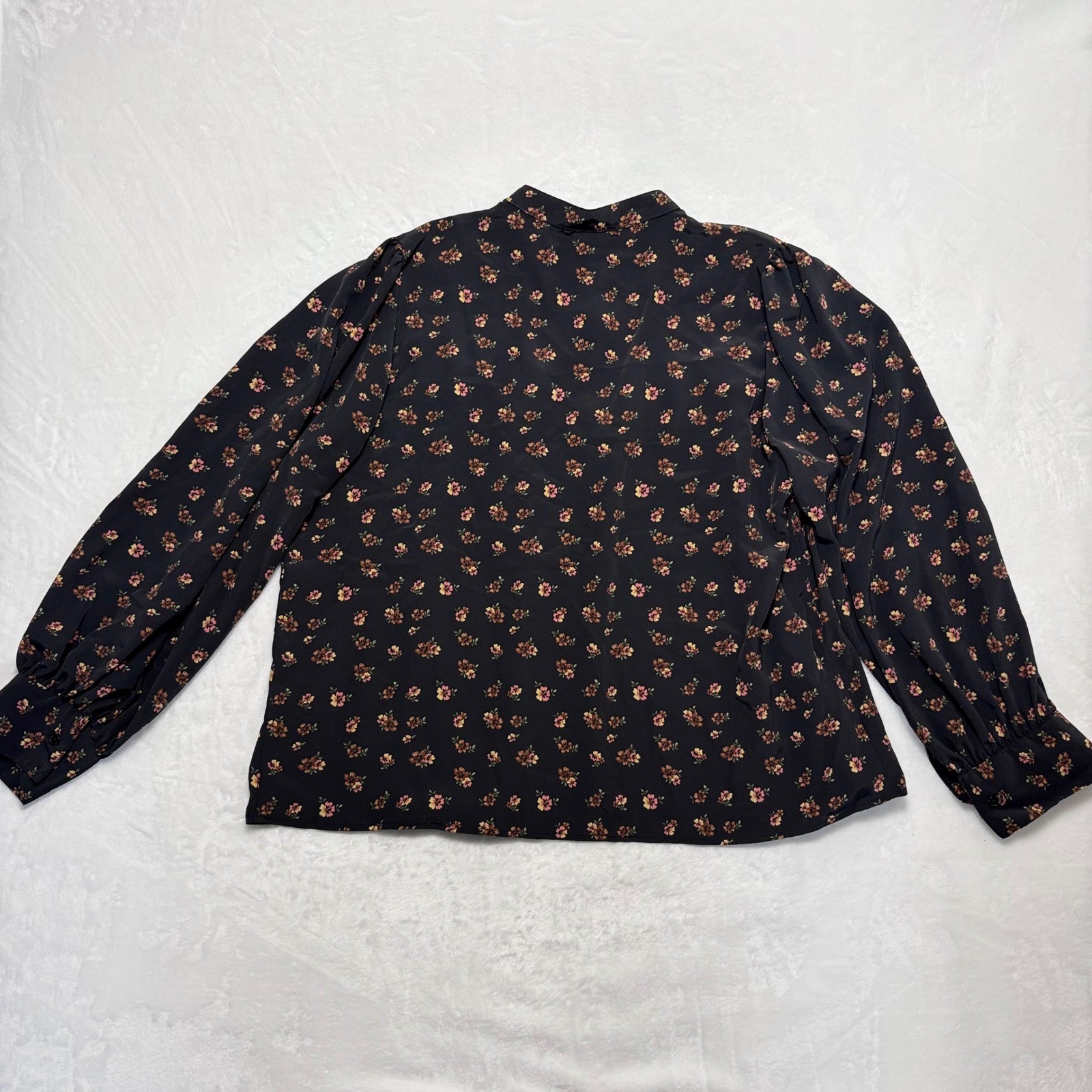 Laurel Grey Floral Blouse XL Black Pleated Pintuck Long Sleeve Button Up