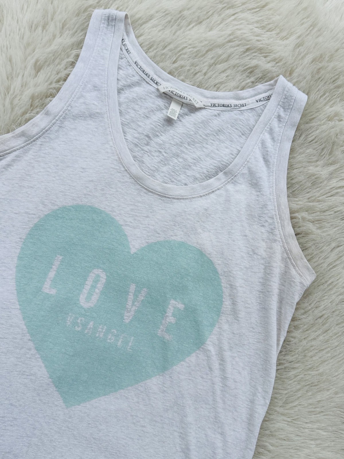 Victoria’s Secret Angels Women’s Tank Top XS Heart Graphic Round Neck Pullover