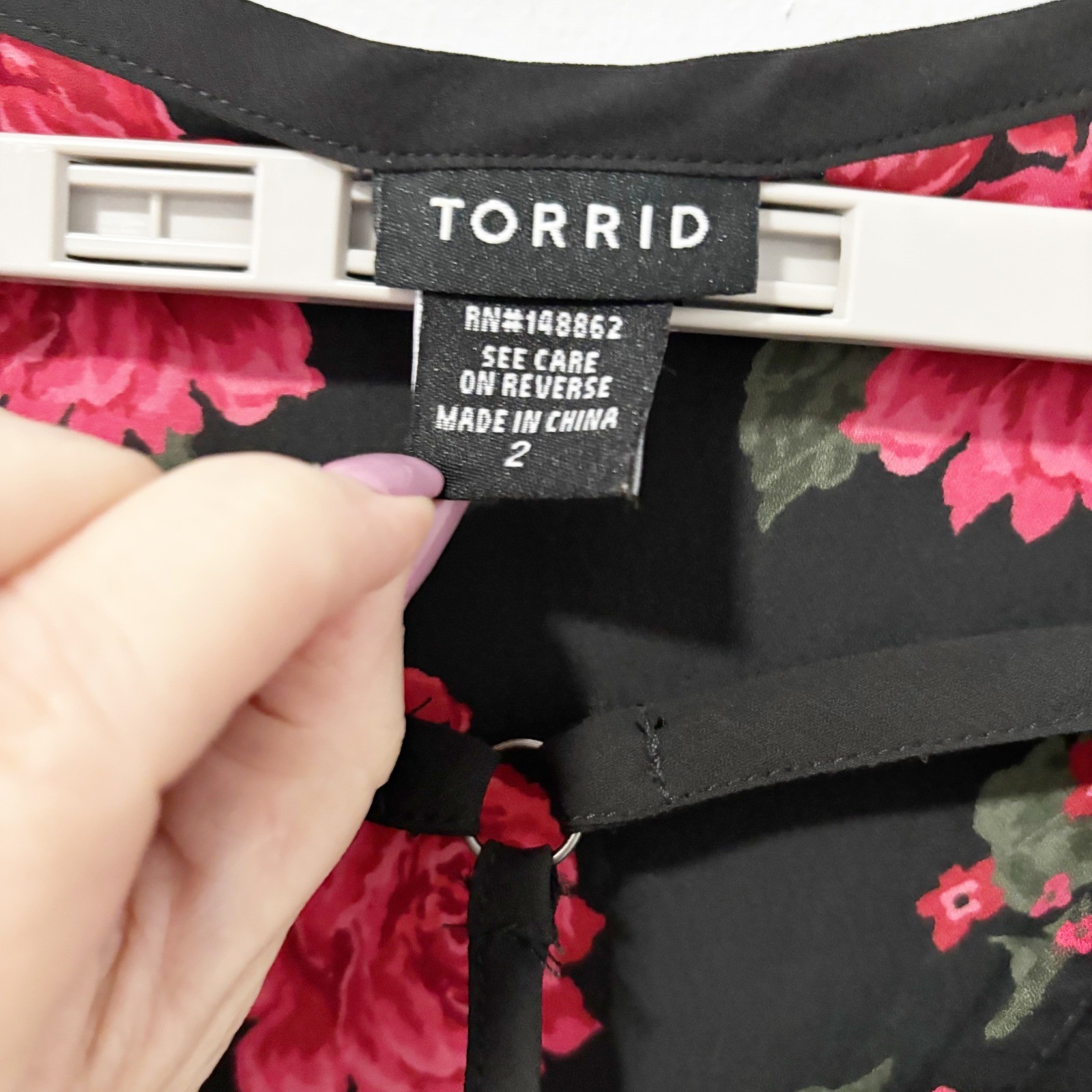 Torrid Womens Rose Floral Babydoll Top Black Red Caged V-Neck Plus Size 2 2X