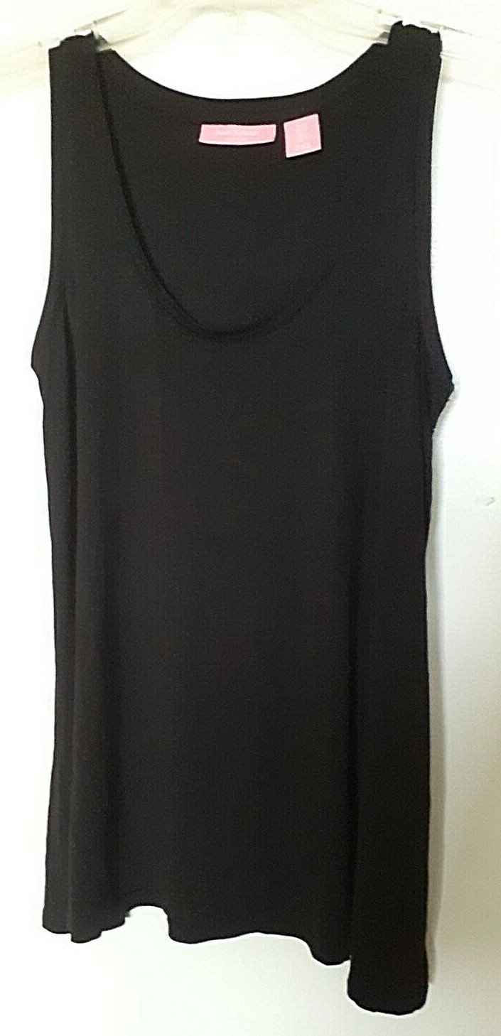 Isaac Mizrahi 95% rayon, 5% spandex solid black tank Size Small