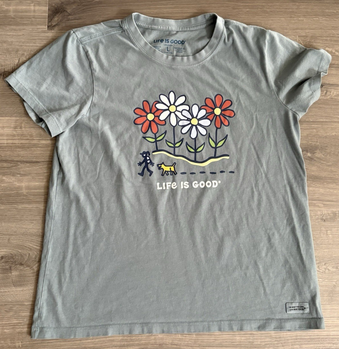 LIFE IS GOOD Women’s Crusher T-Shirt Sz L Flowers Daisies Dog Hiking Blue Green