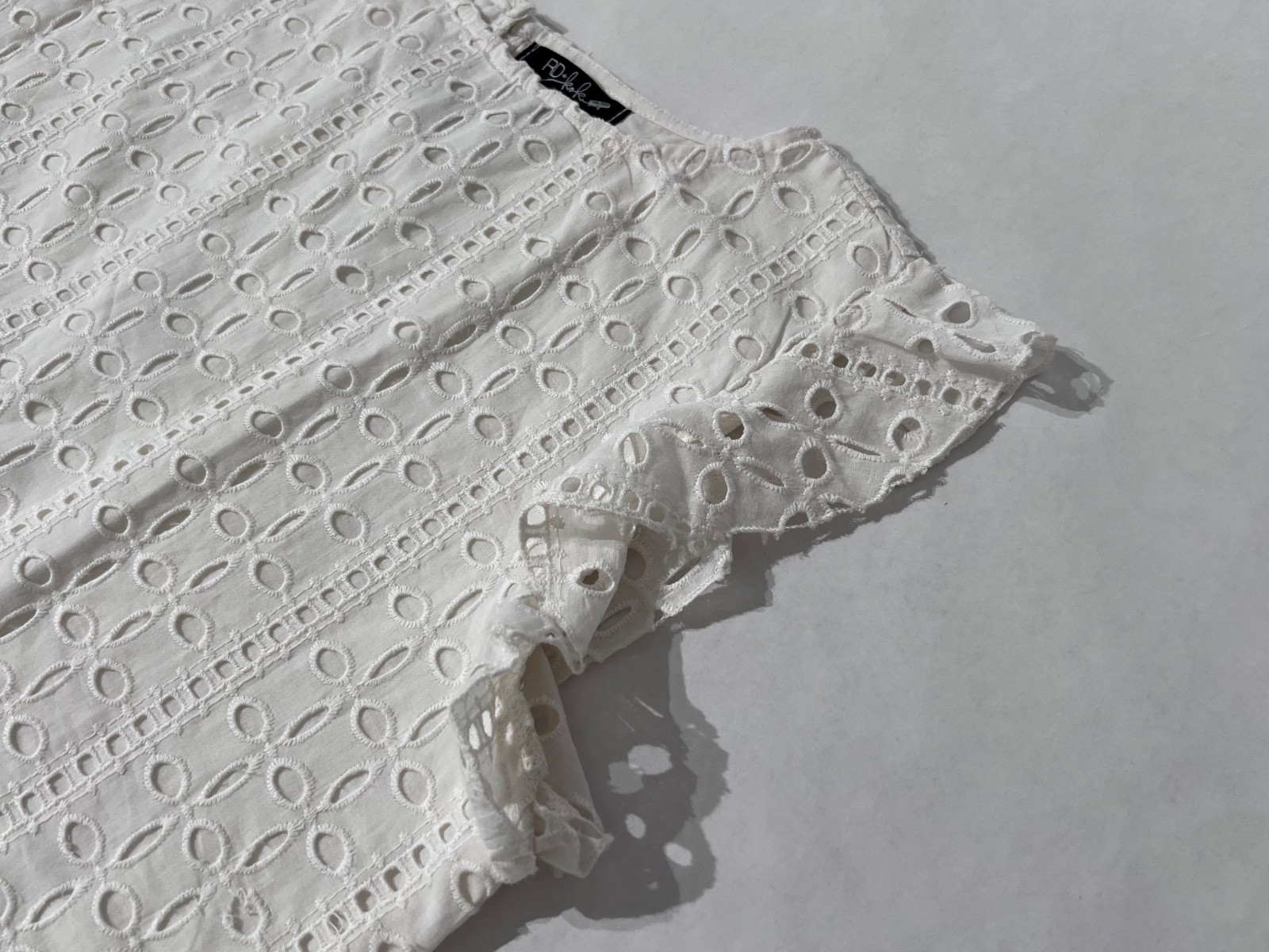 NWT RD Koko White Eyelet Lace Cap Ruffle Sleeves Cotton Lined Top Blouse Size L