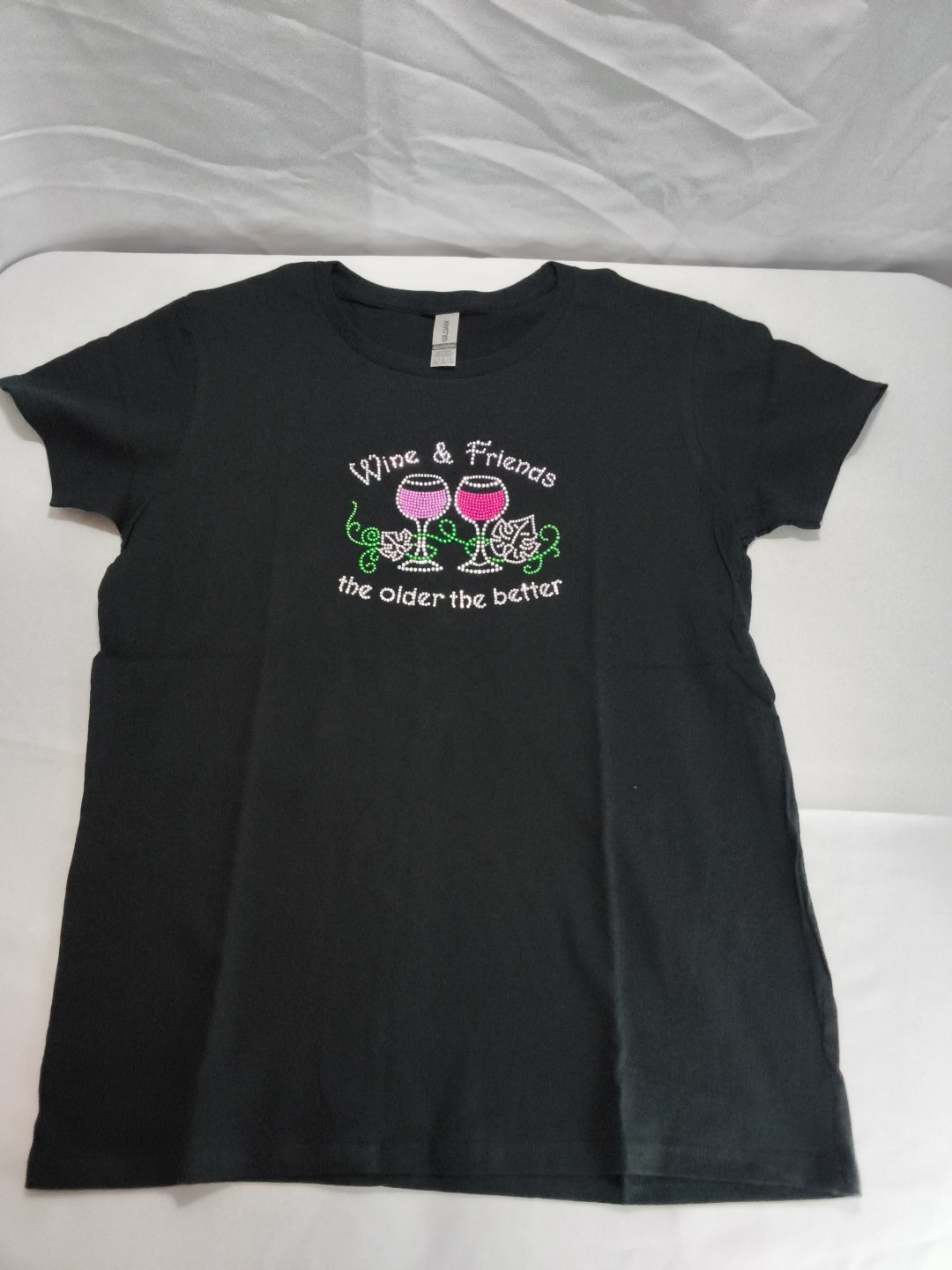 New Black Wine & Friends Beaded Short Sleeve T Shirt Size Large. A15