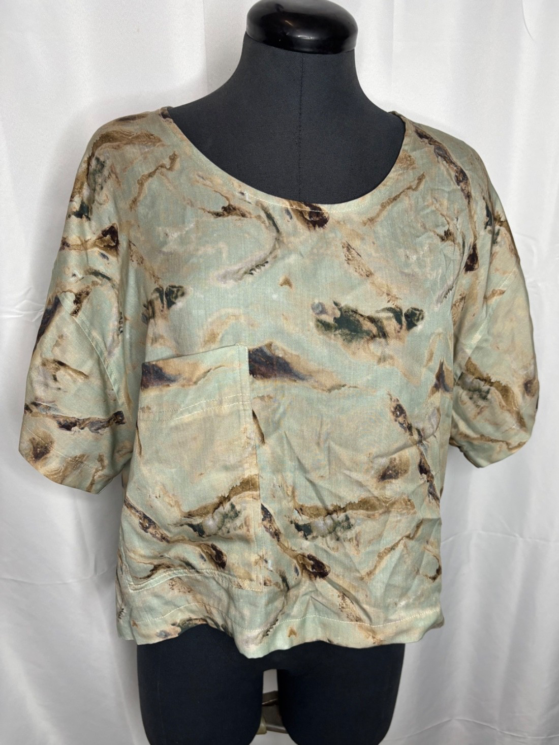 Eve Gravel Abstract Womens Cropped Top MEDIUM Galaxy Jade Boxy Blouse NEW