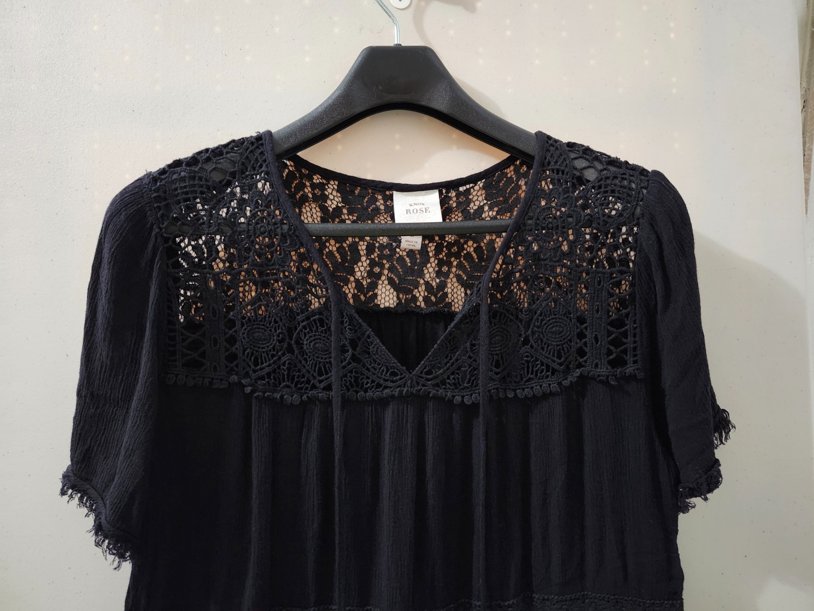 Knox Rose Top Womens L Black Short Sleeve Crochet Lace Tassel Tier Boho Beach